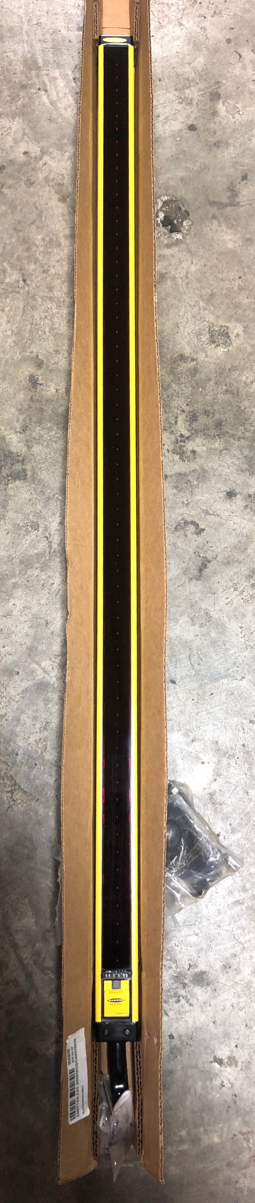 Banner SLSE30-900Q8 EZ Screen Emitter Light Curtain SLSE30900Q8SV