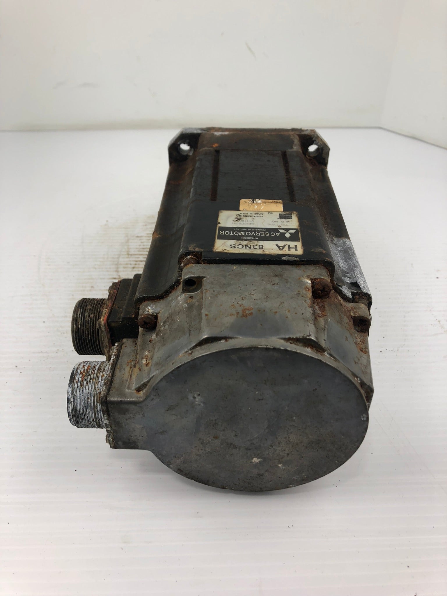 Mitsubishi 44N8CSBN AC Servo Motor HA 83NCS
