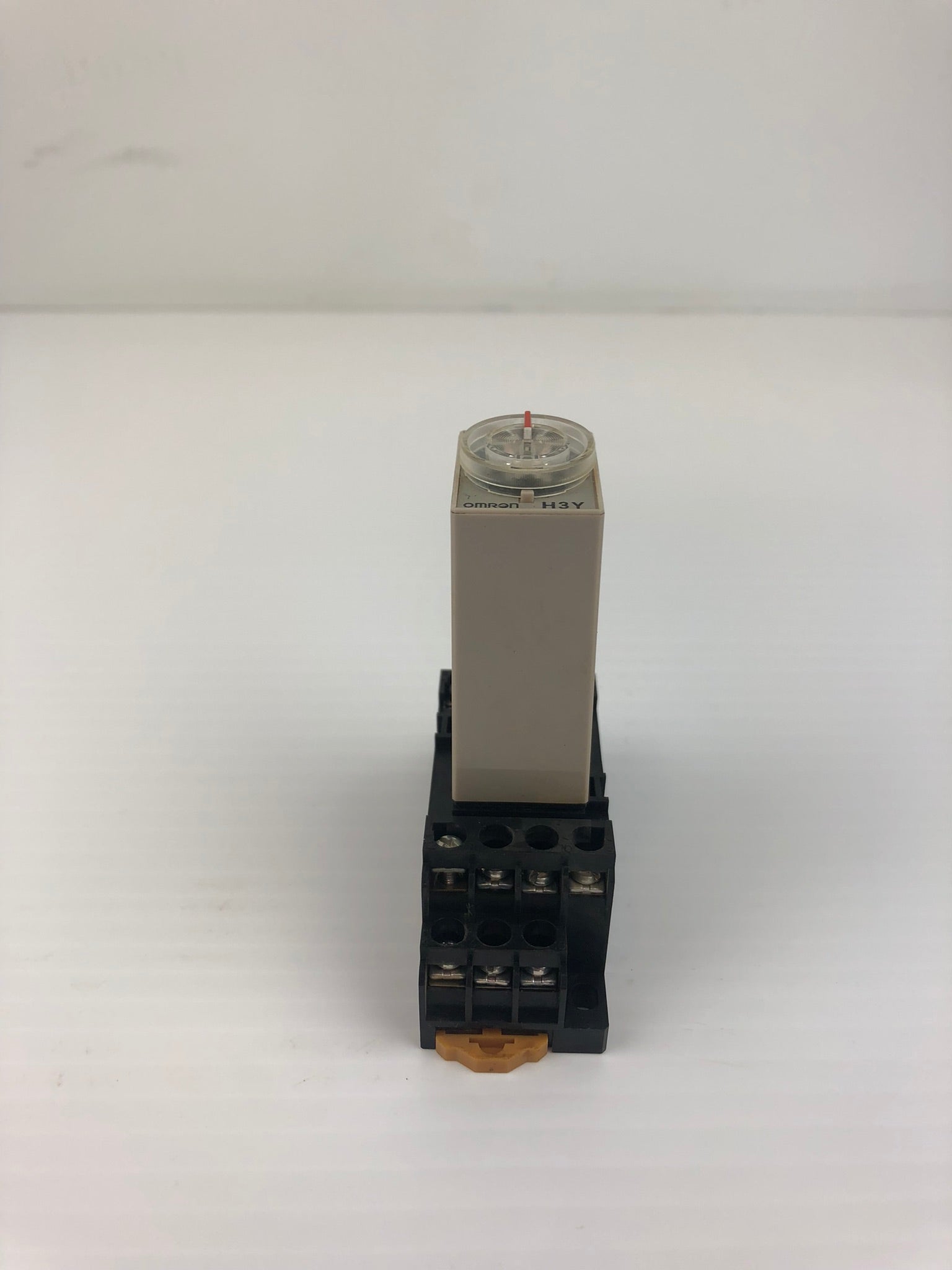 Omron H3Y-2 Timer DC24V With Base 25X1EW2