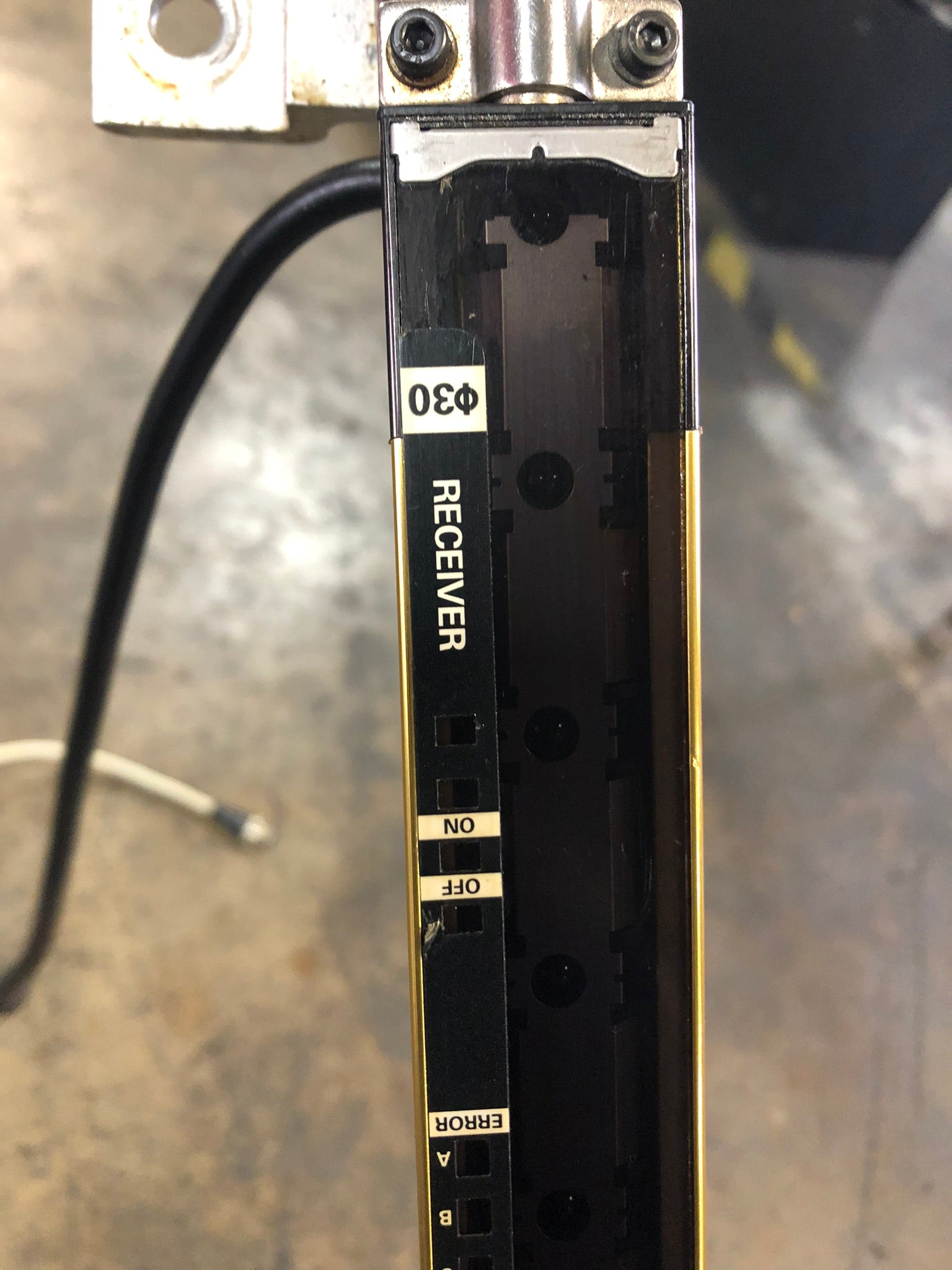 Omron F3SJ-A0870P30-D Safety Light Curtain Type 4 - Emitter and Receiver