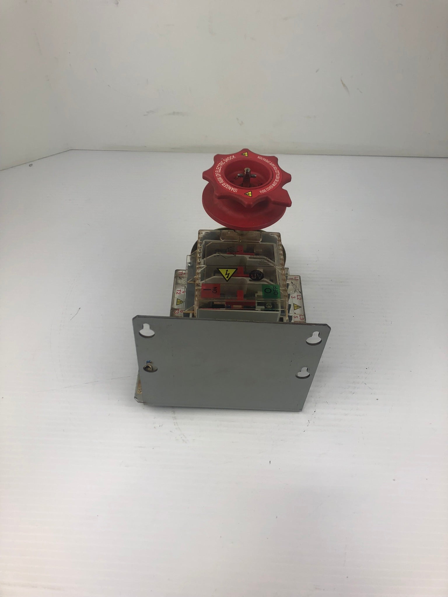 Allen-Bradley 194RF-NC030* Ser A Fused Disconnect Switch Mounted with All Covers