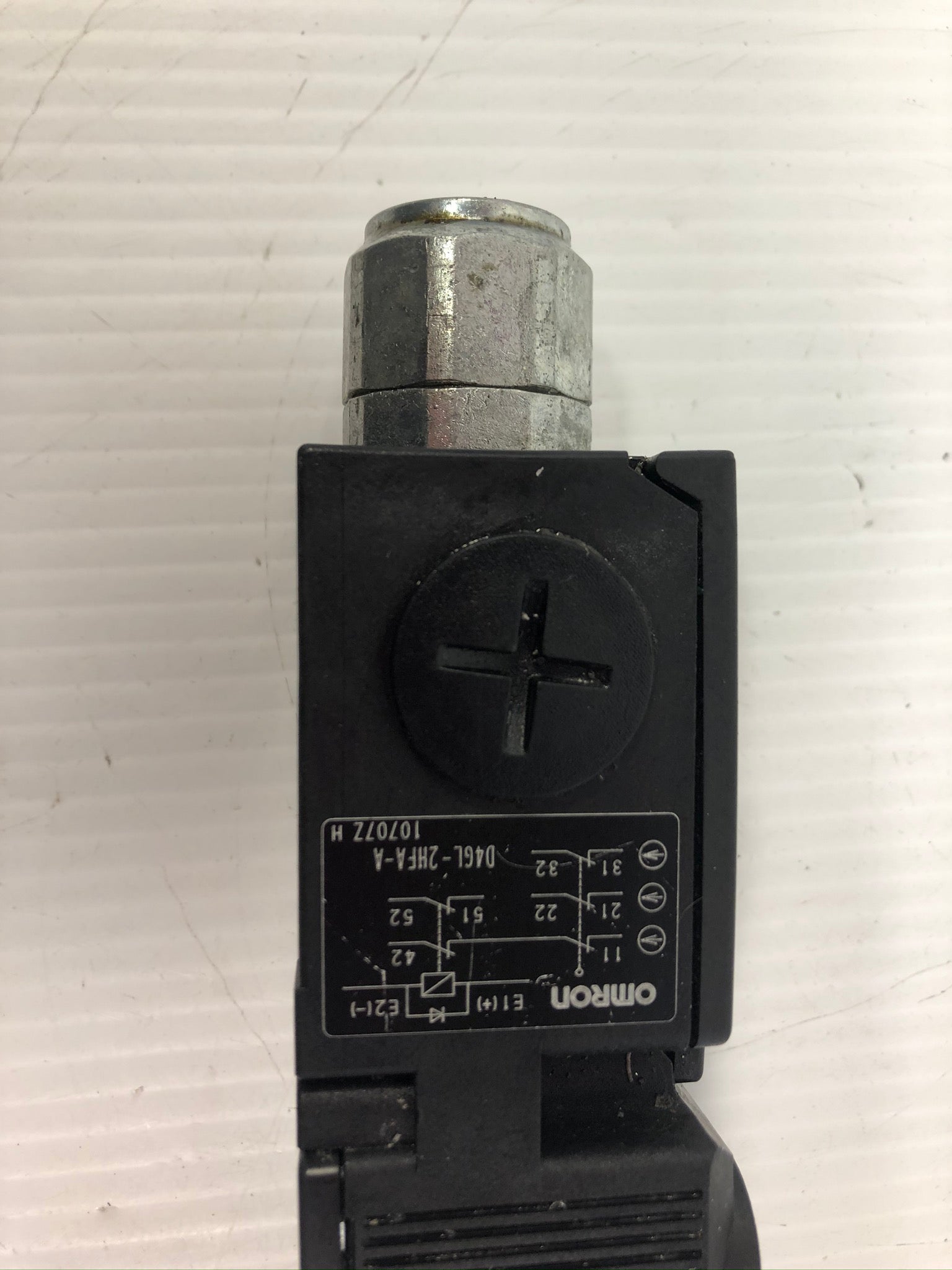 Omron D4GL-2HFA-A Guard Lock Safety Door Switch D4GL2HFAA