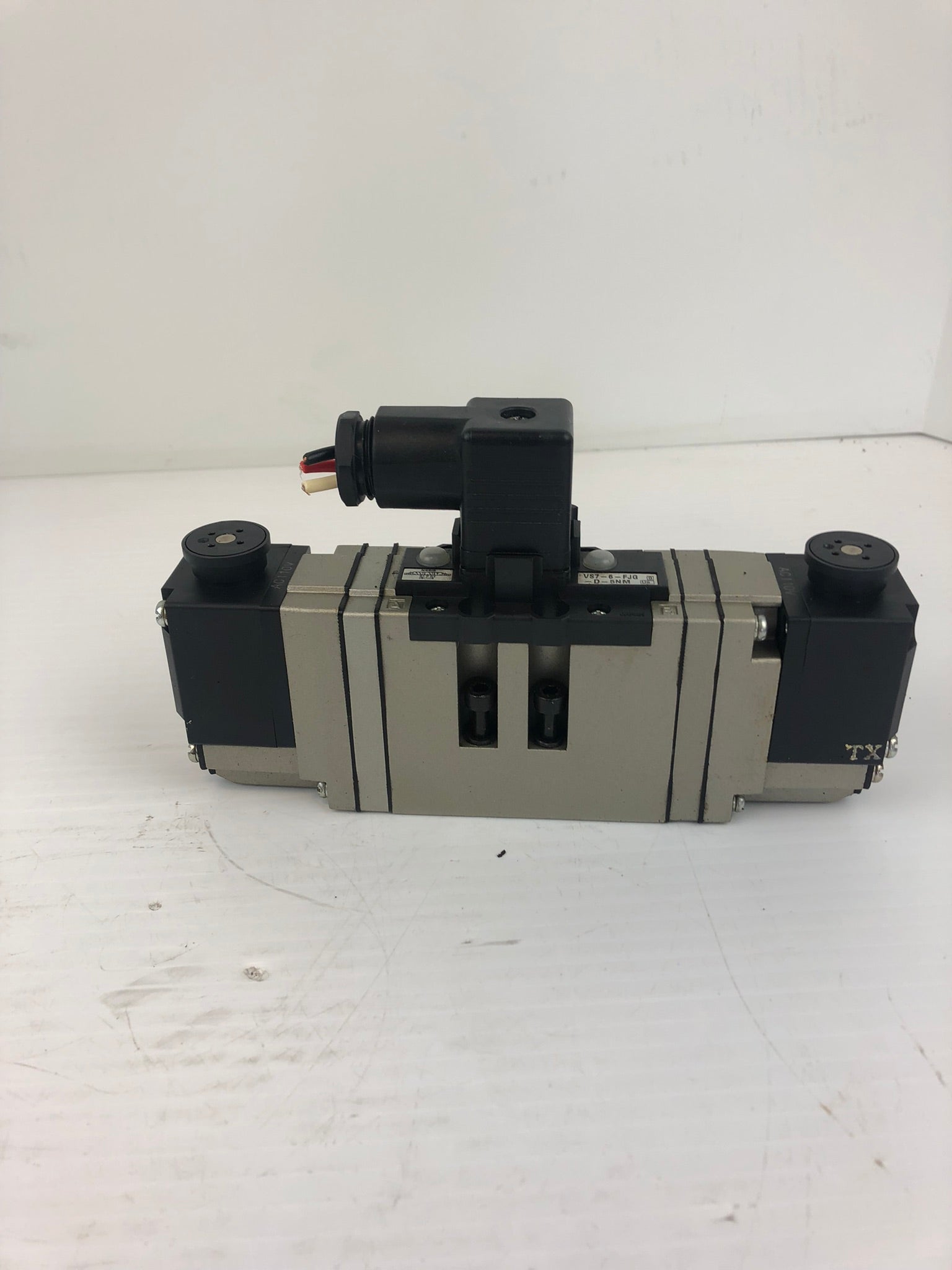 SMC VS7-6-FJG-D-5NM Solenoid Valve