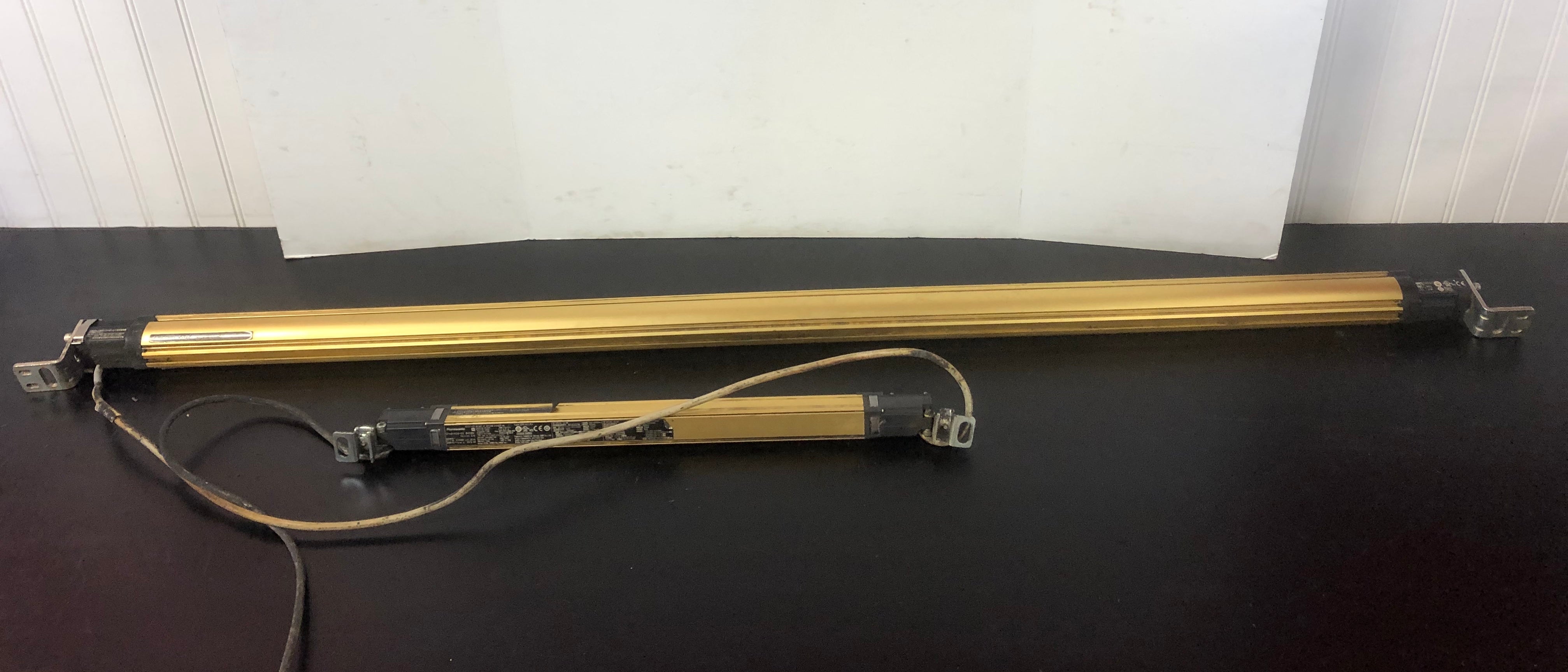 Panasonic SF4B-H64G D (V2) Safety Light Curtain Receiver SF4B-H24-01 D (V2)