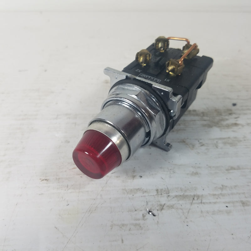 Cutler-Hammer Eaton Illuminated Push Button Switch Red