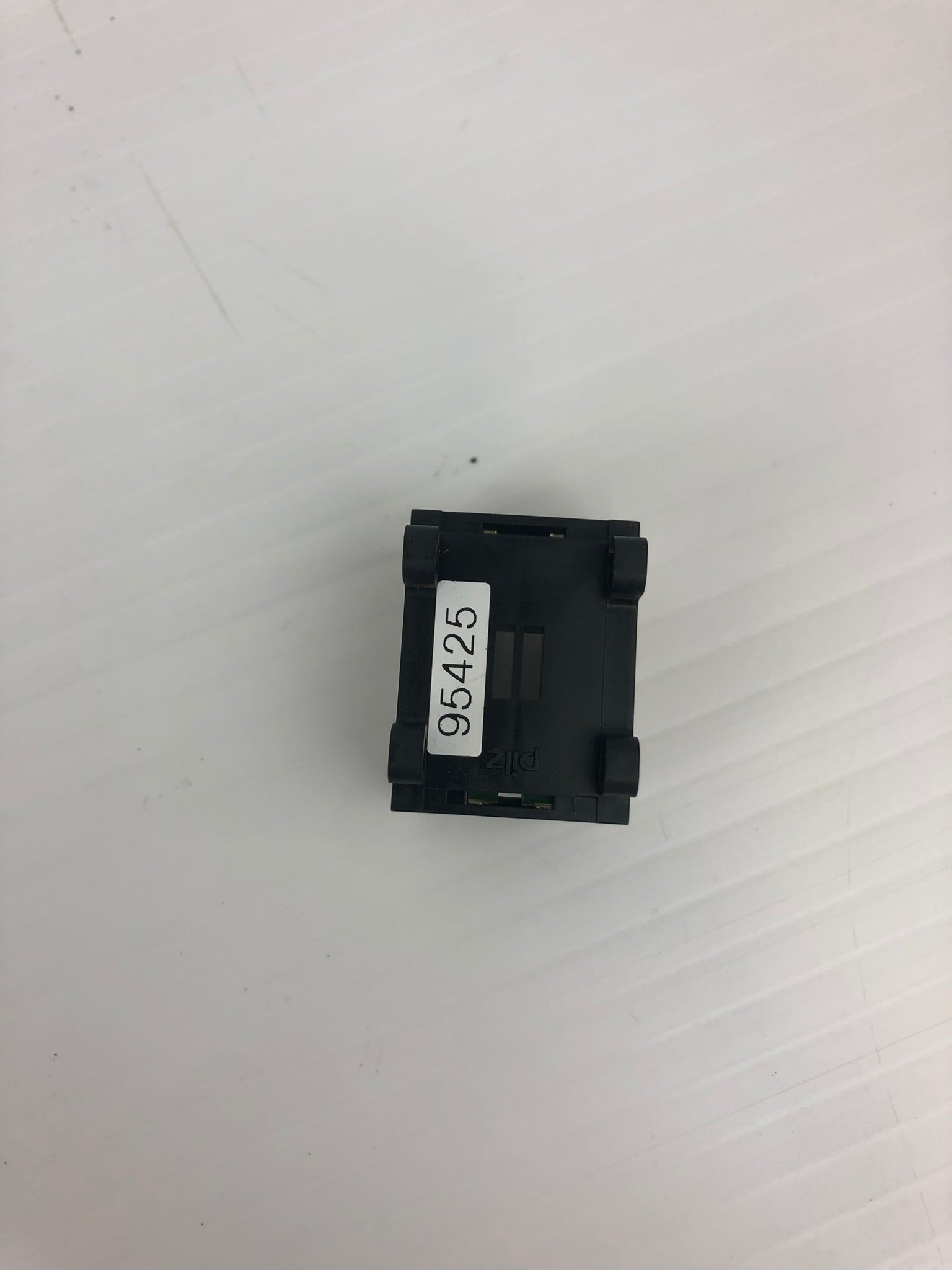 Pilz 95425 ERNI RC 2 Safety Relay Rack Extension Module Connector (Lot of 6)