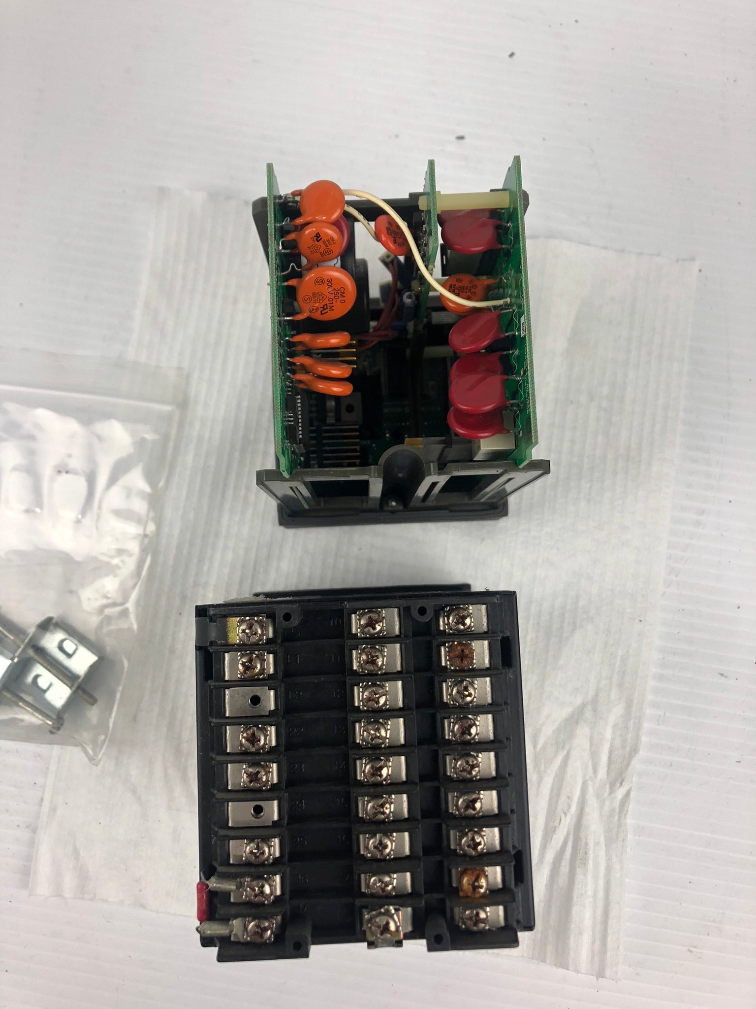 Honeywell DC330L-E0-003-10-0F0000-00-0 Versa Pro Controller