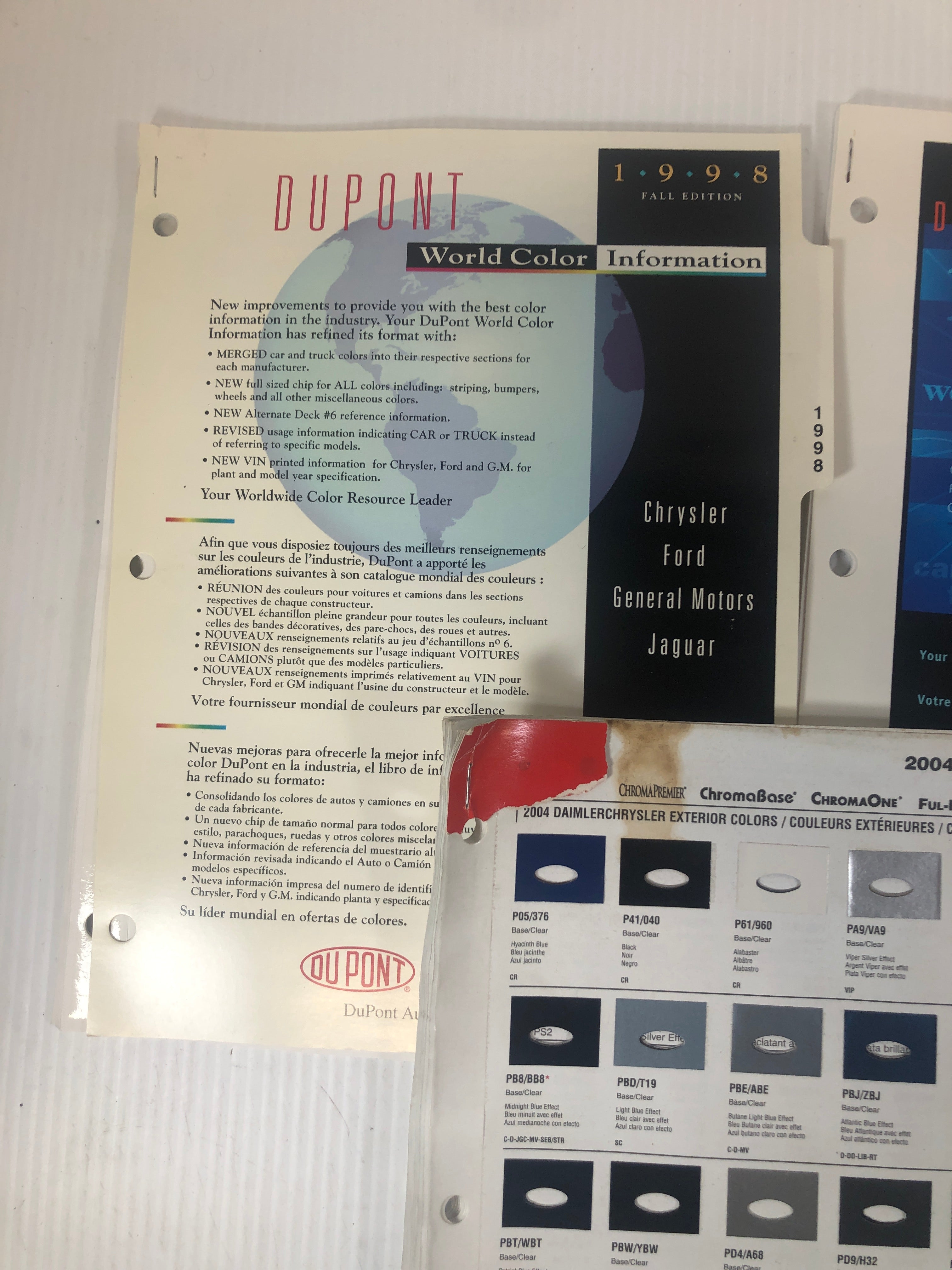 DuPont World Color Information Lot of 3 Booklets 1998 1999 2004