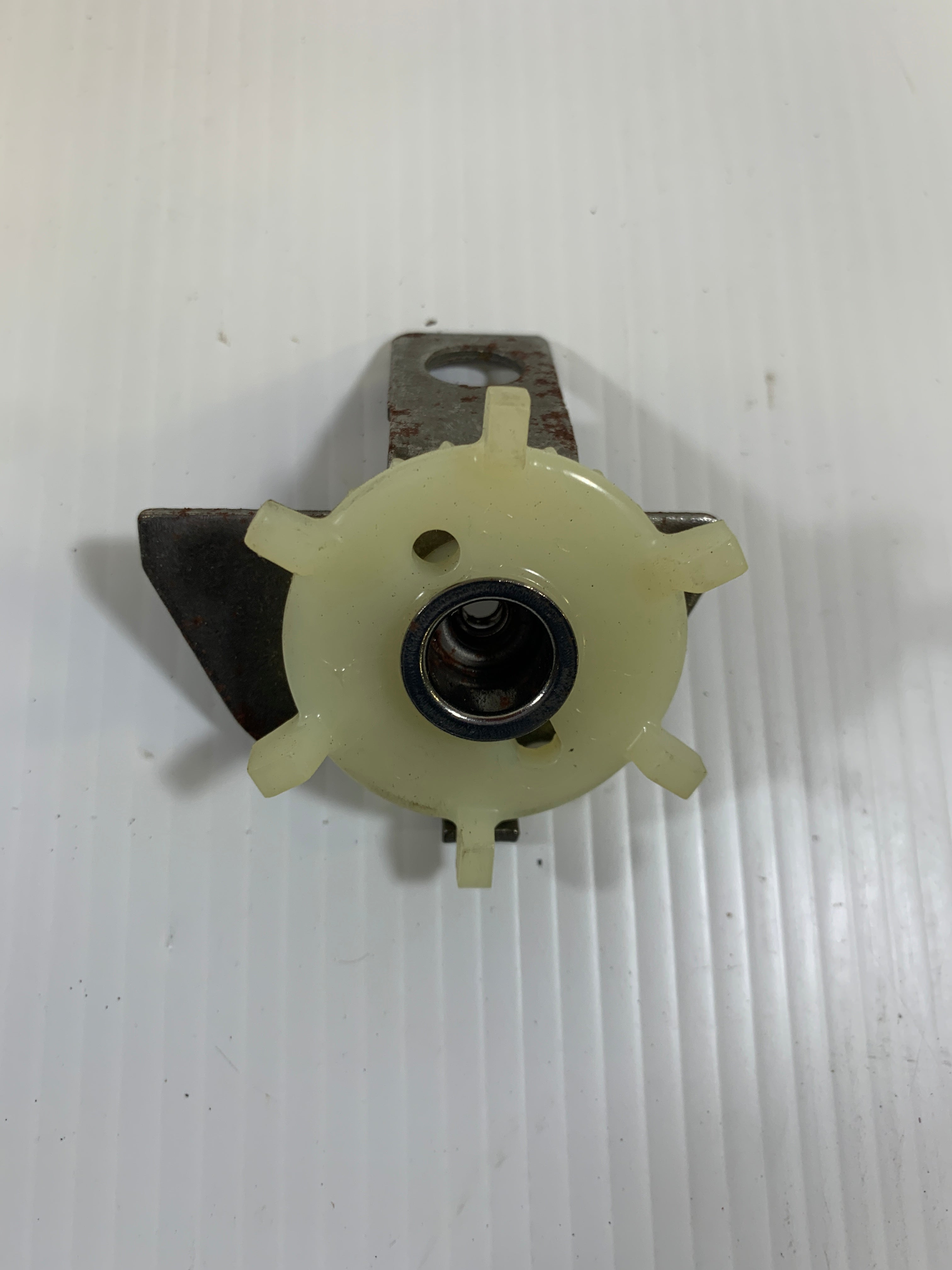Briggs and Stratton 491688 Slinger Oil Governor - Lot of 2