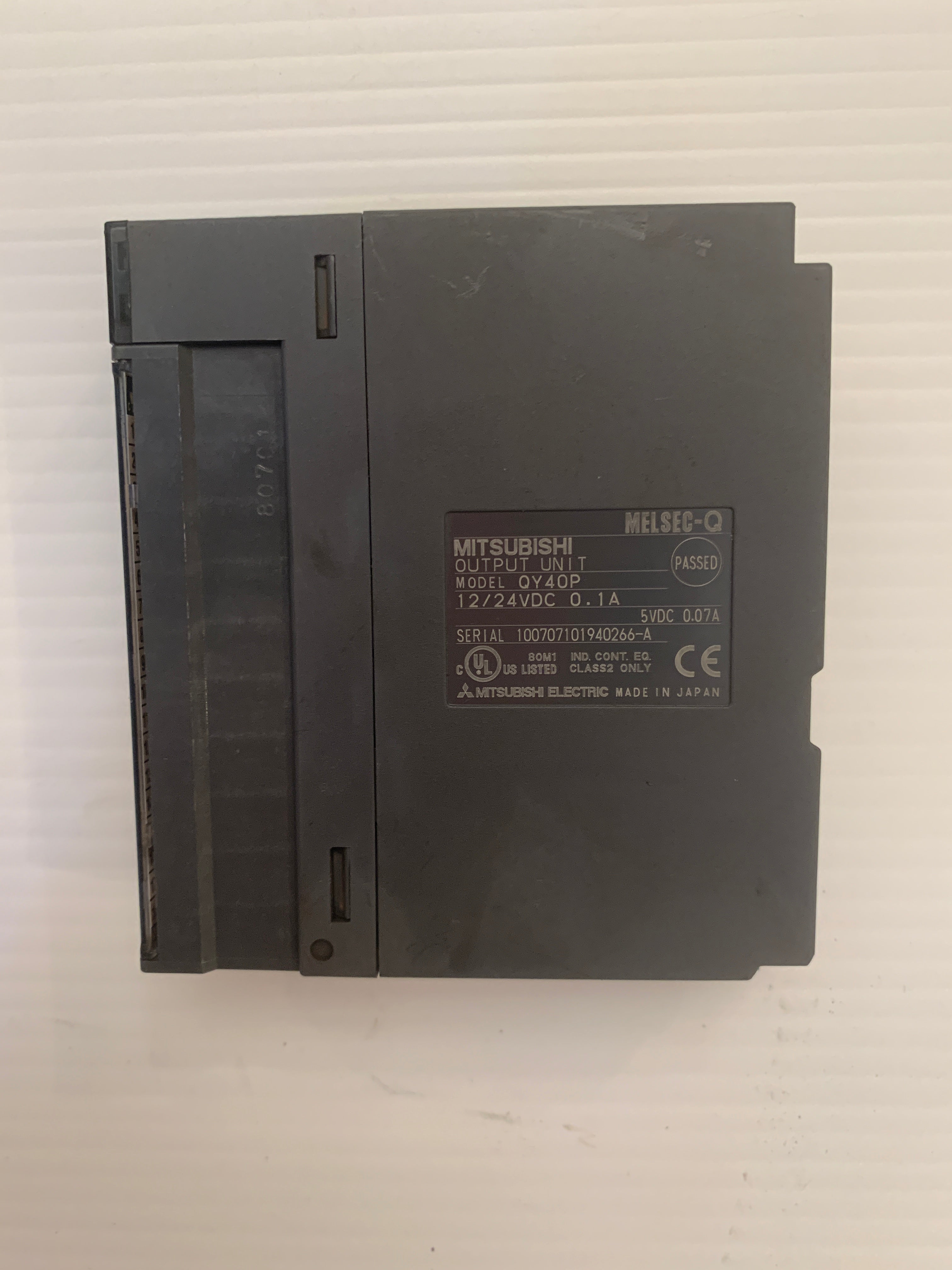 Mitsubishi QY40P PLC Output Module 12/24 VDC 0.1A 5VDC 0.07A