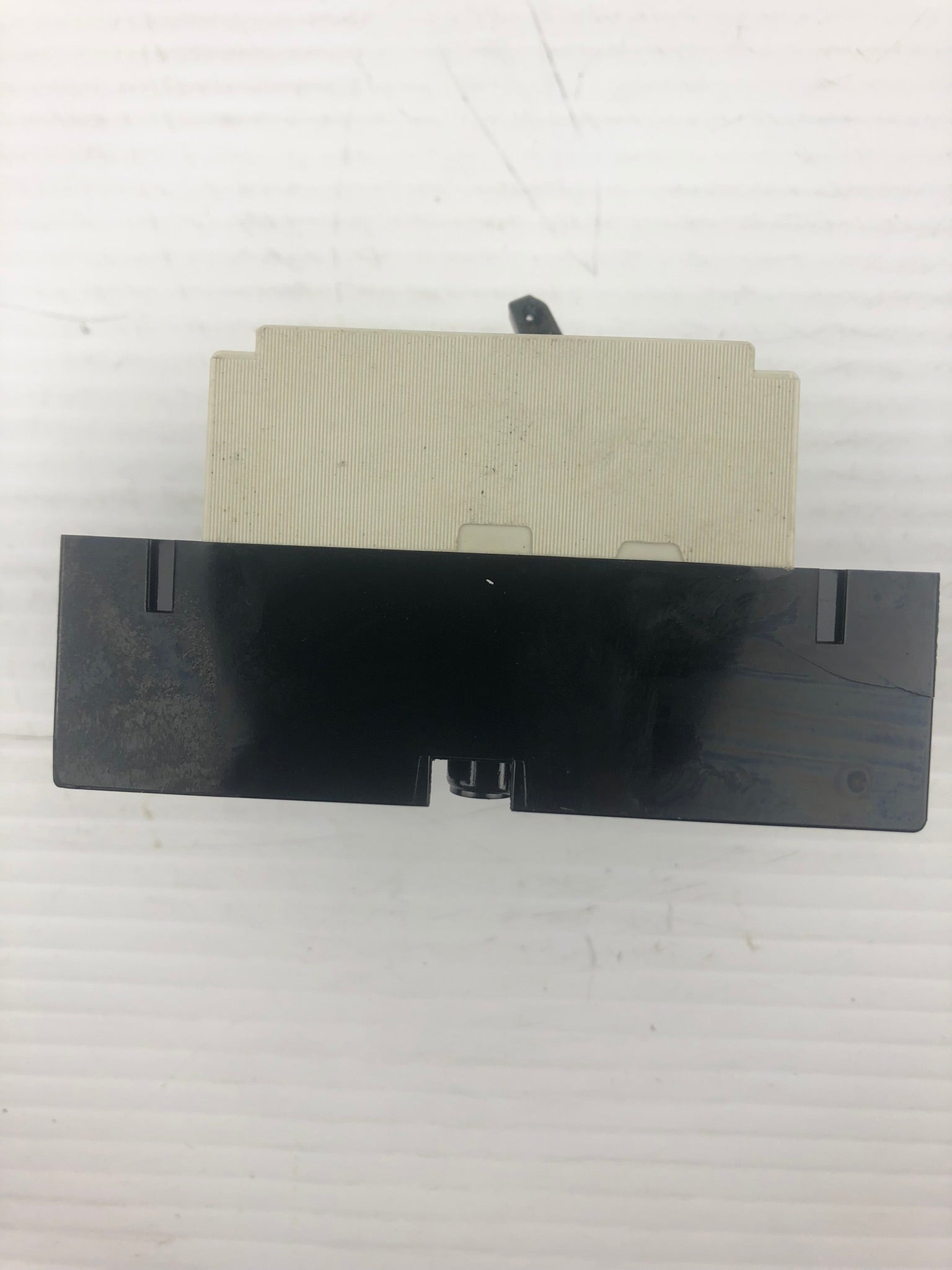 Mitsubishi MB-30-CS Motor Breaker 3 Pole 50/60 Hz 500V