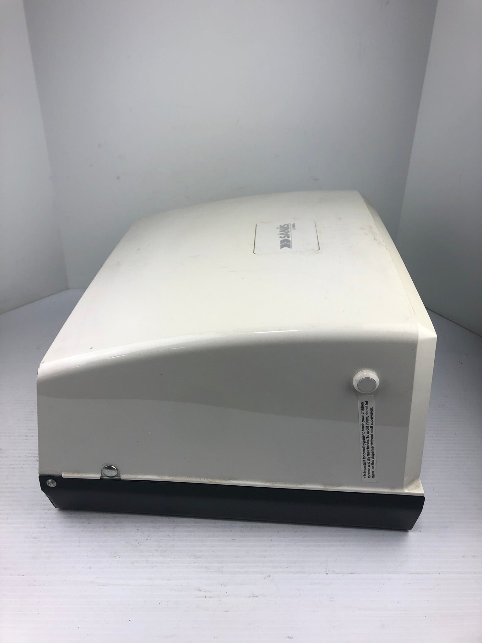 Sanis by Cintas 31080525 White Paper Towel Dispenser