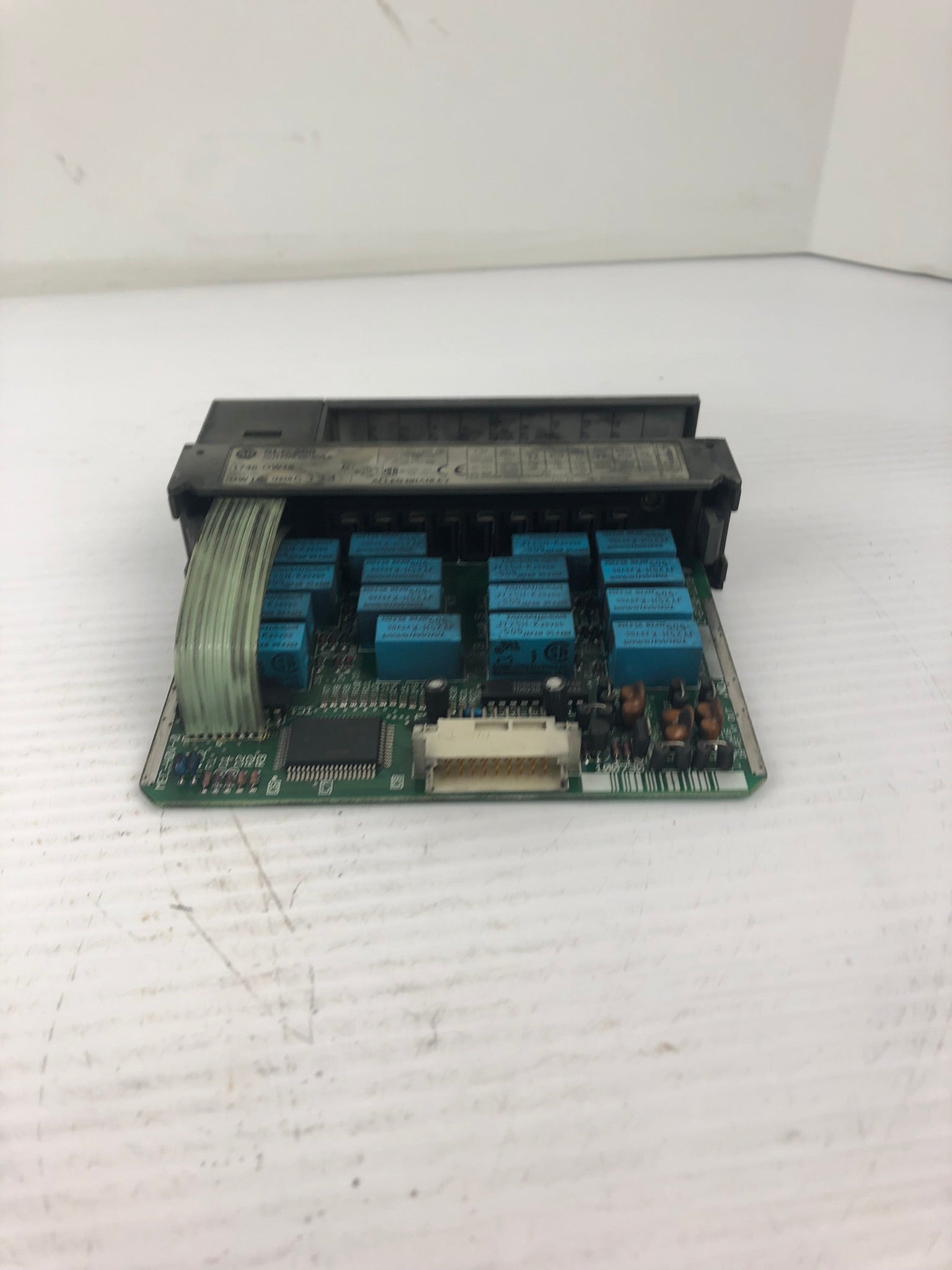 Allen-Bradley 1746-OW16 SLC500 Output Module Series C - With Door