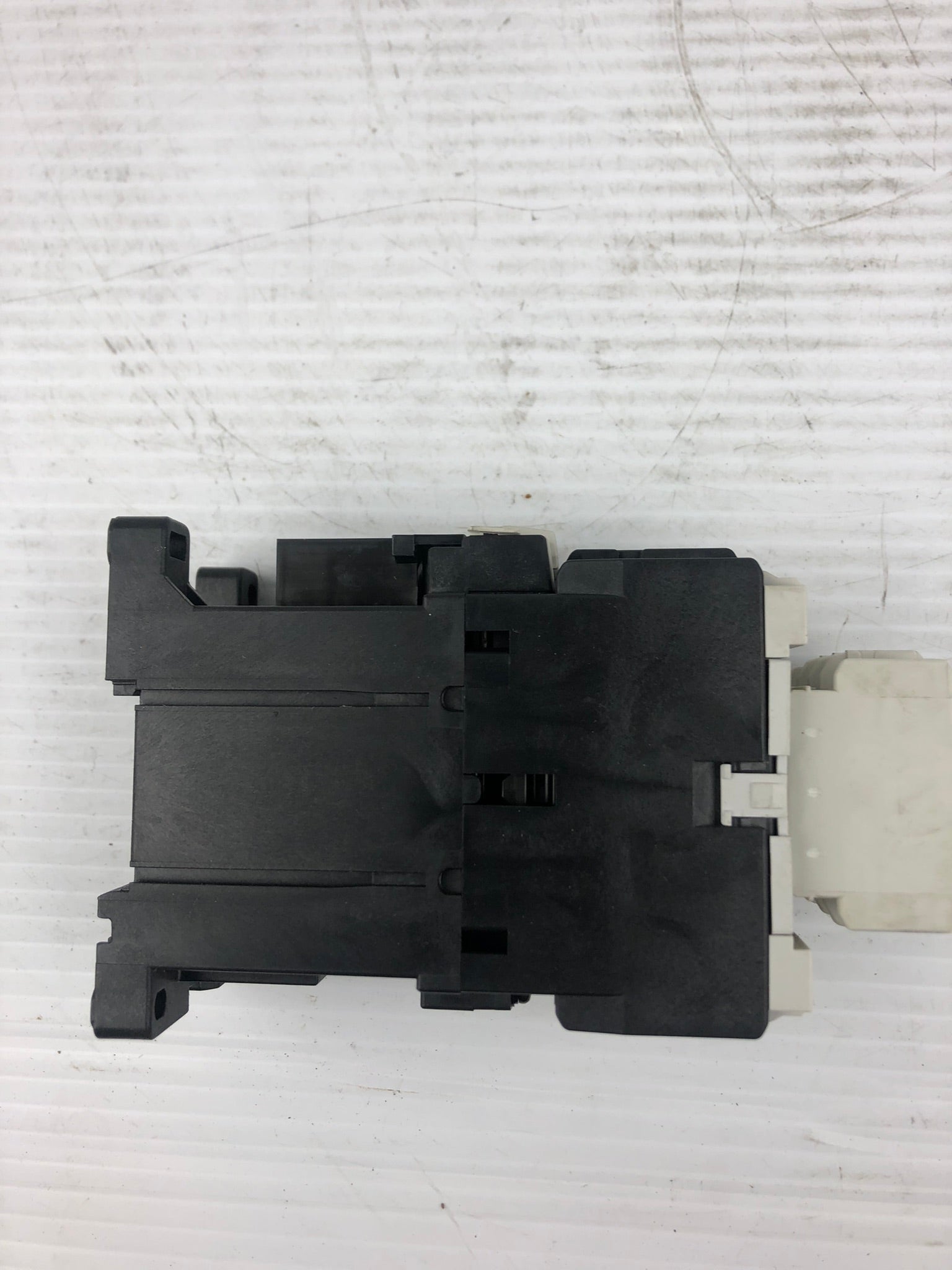 Fuji Electric SC-E1/G SE32AG Contactor SZ-A22/T Auxiliary SZ-Z31 Coil