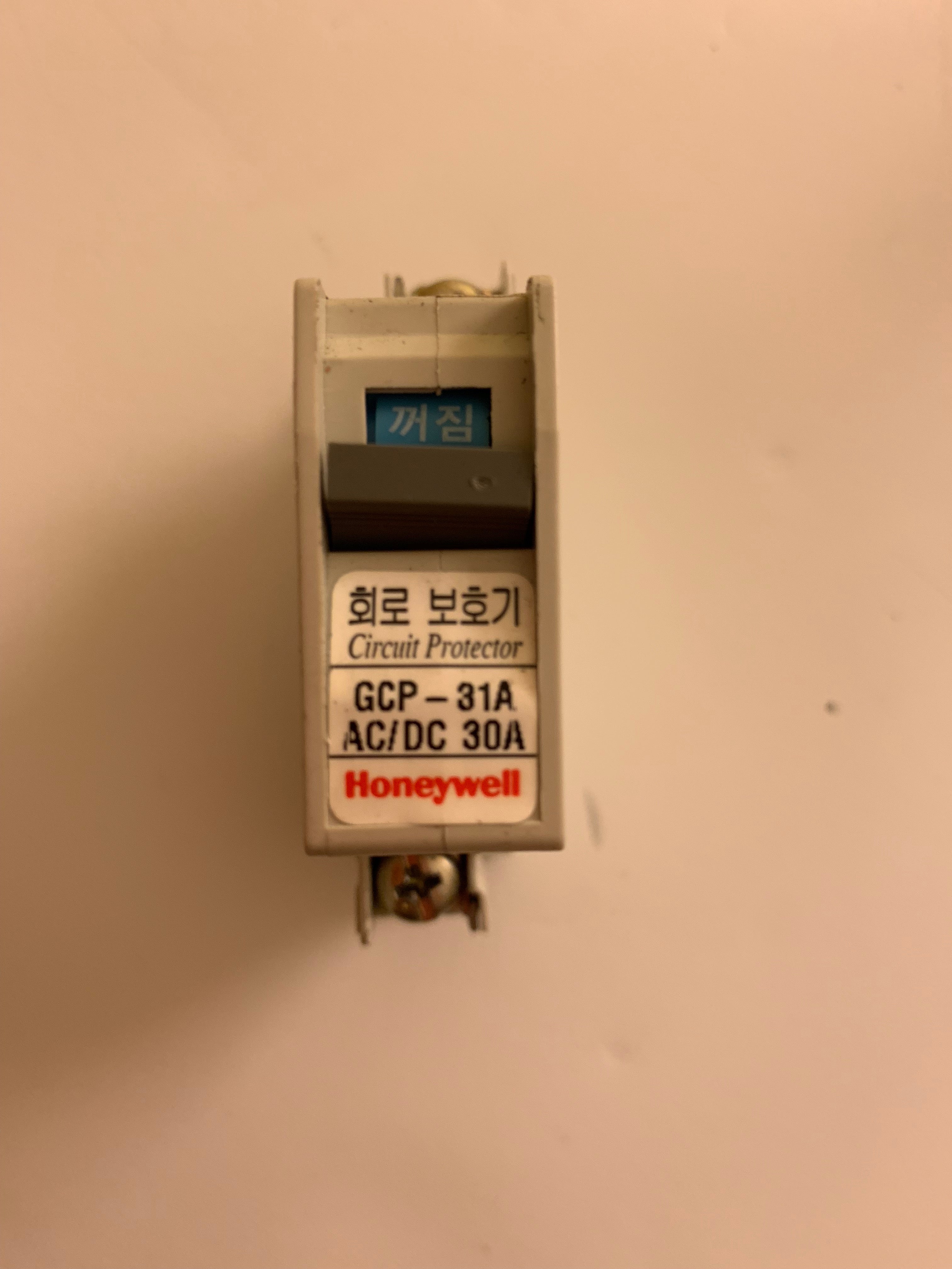Honeywell GCP-31A Single Pole 30A Circuit Breaker