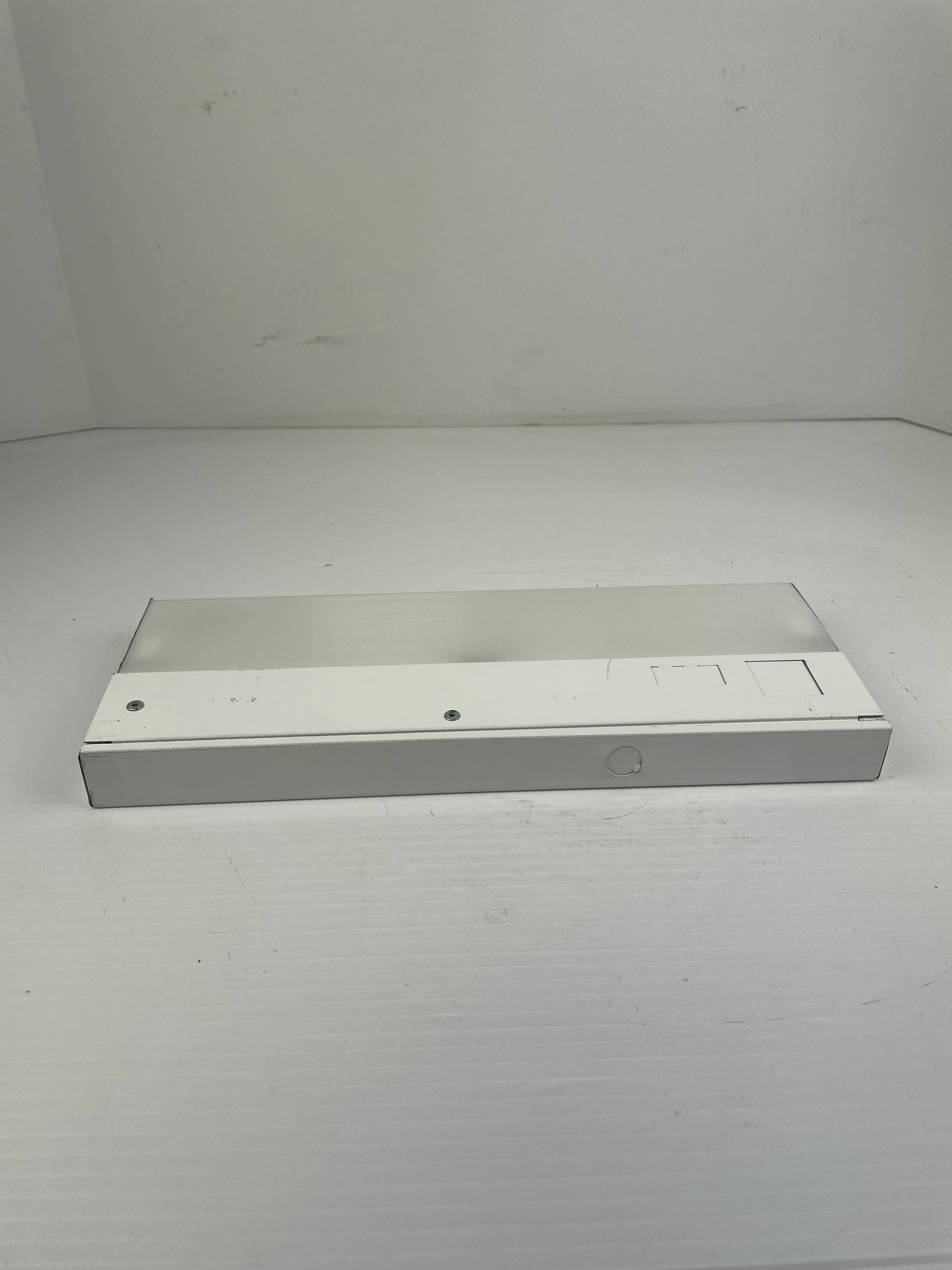 International Lighting U108 12-Inch 8 Watt Fluorescent Fixture White