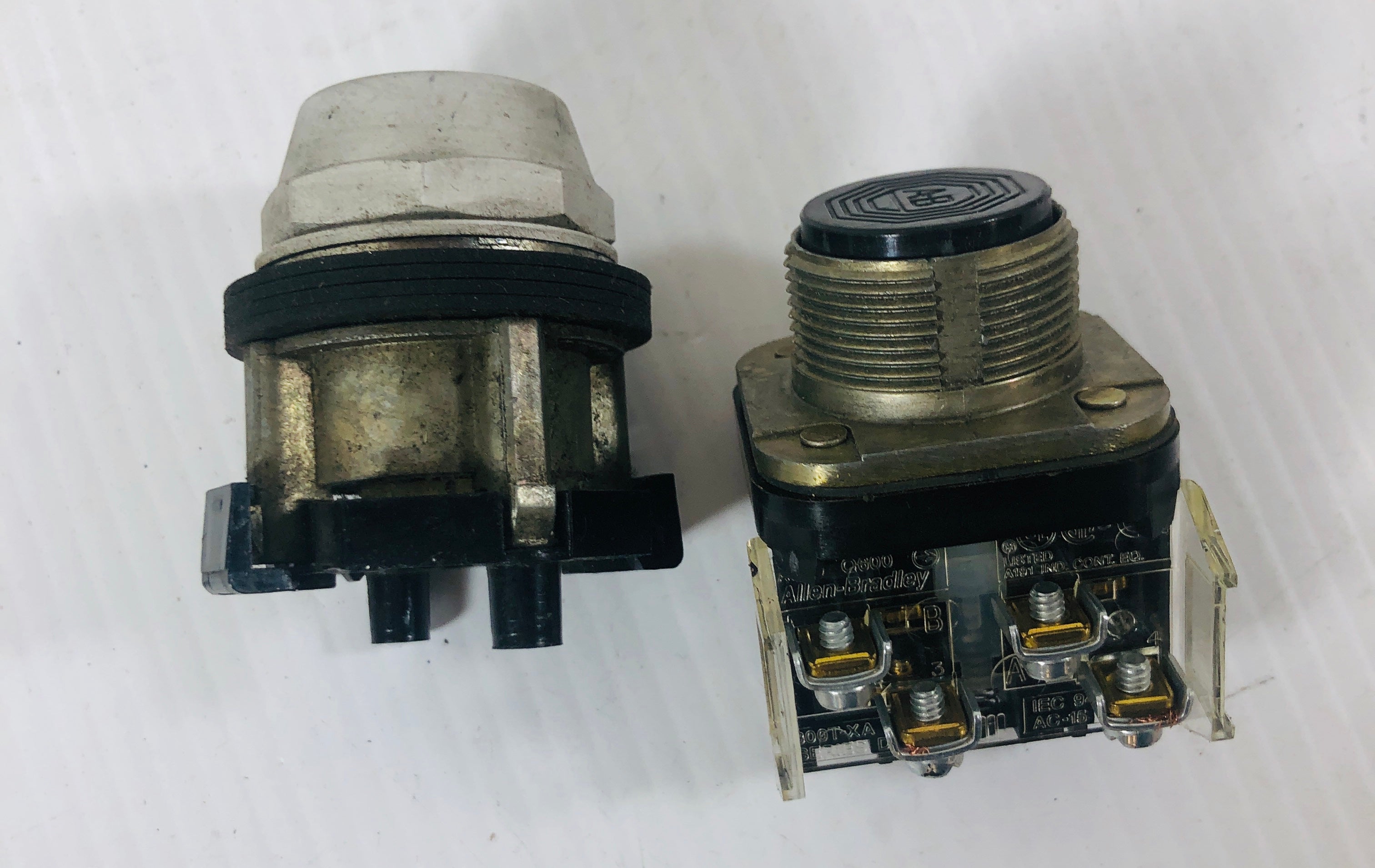 Allen-Bradley Pushbutton Switch 1 Black 3 Green - Lot of 4