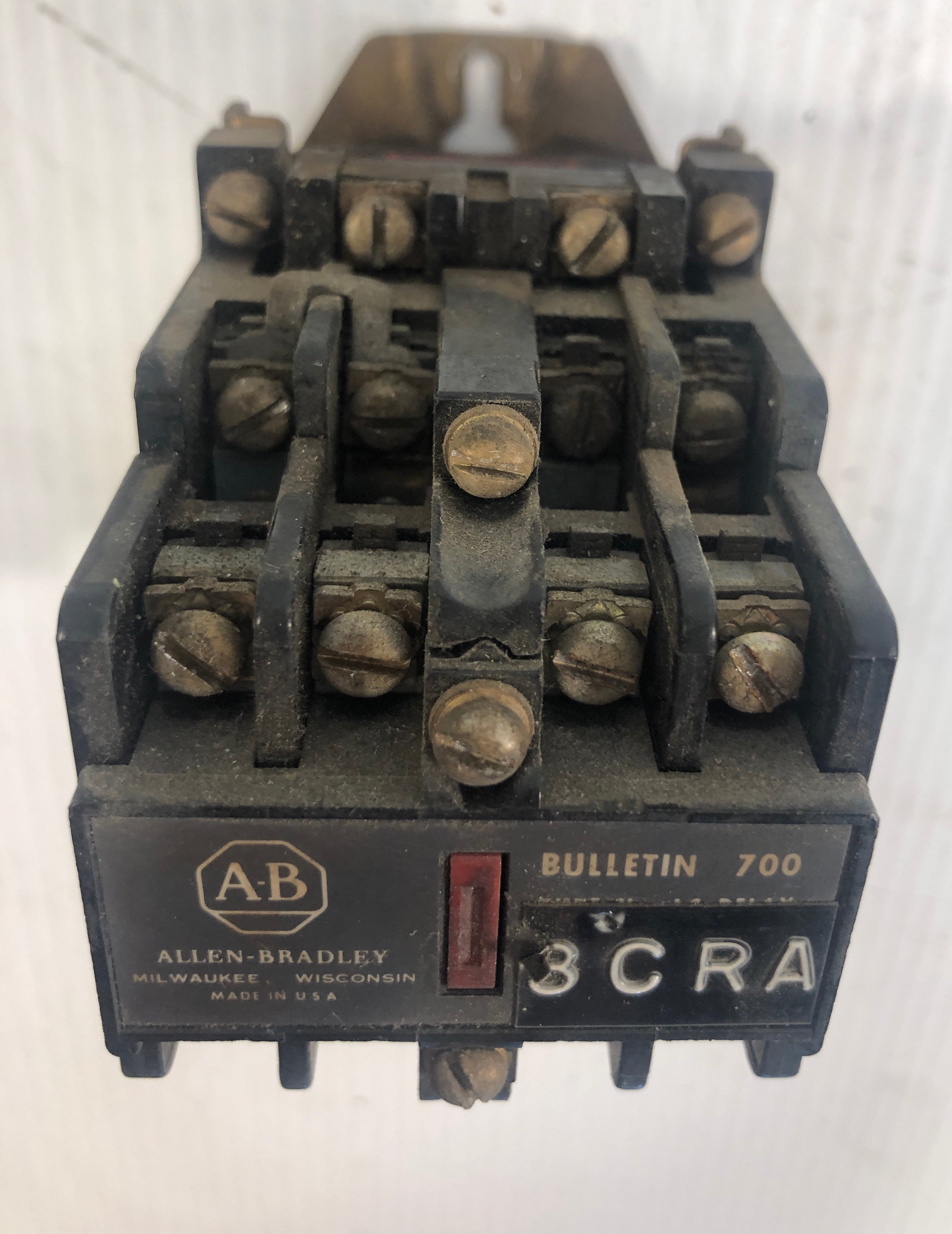 Allen-Bradley Coil Relay 700-N400A1 120V 60CY 110V 50CY 84AB86 Series B