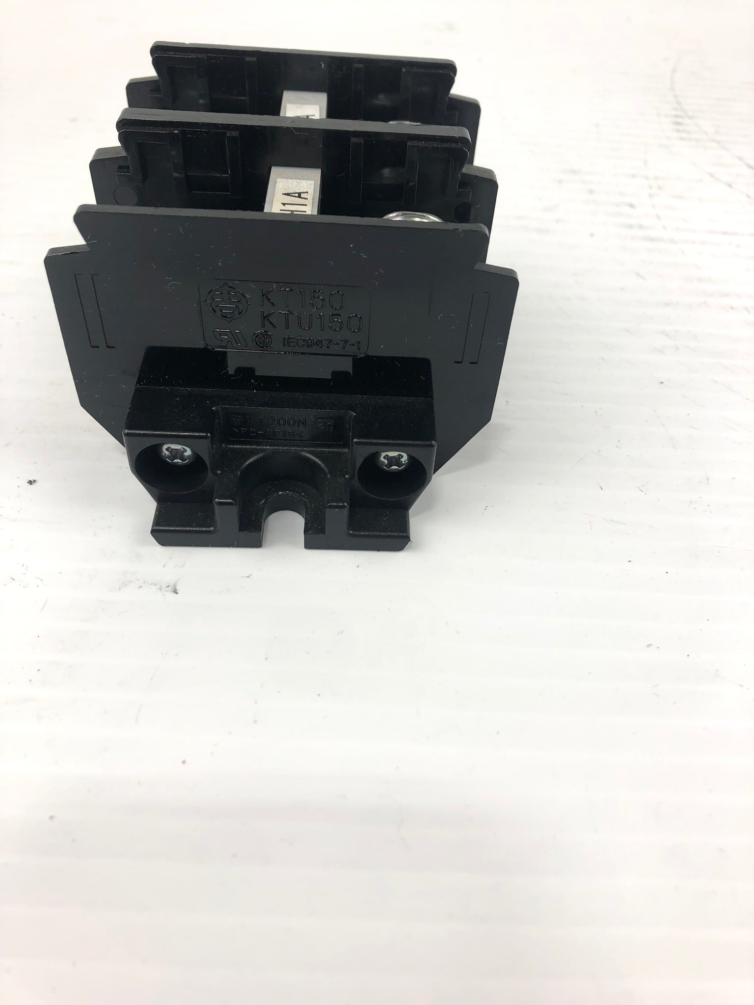 Yoshida Elect Ind. Co. Ltd. KTU150-2J Power Distribution Power Block 4 Post