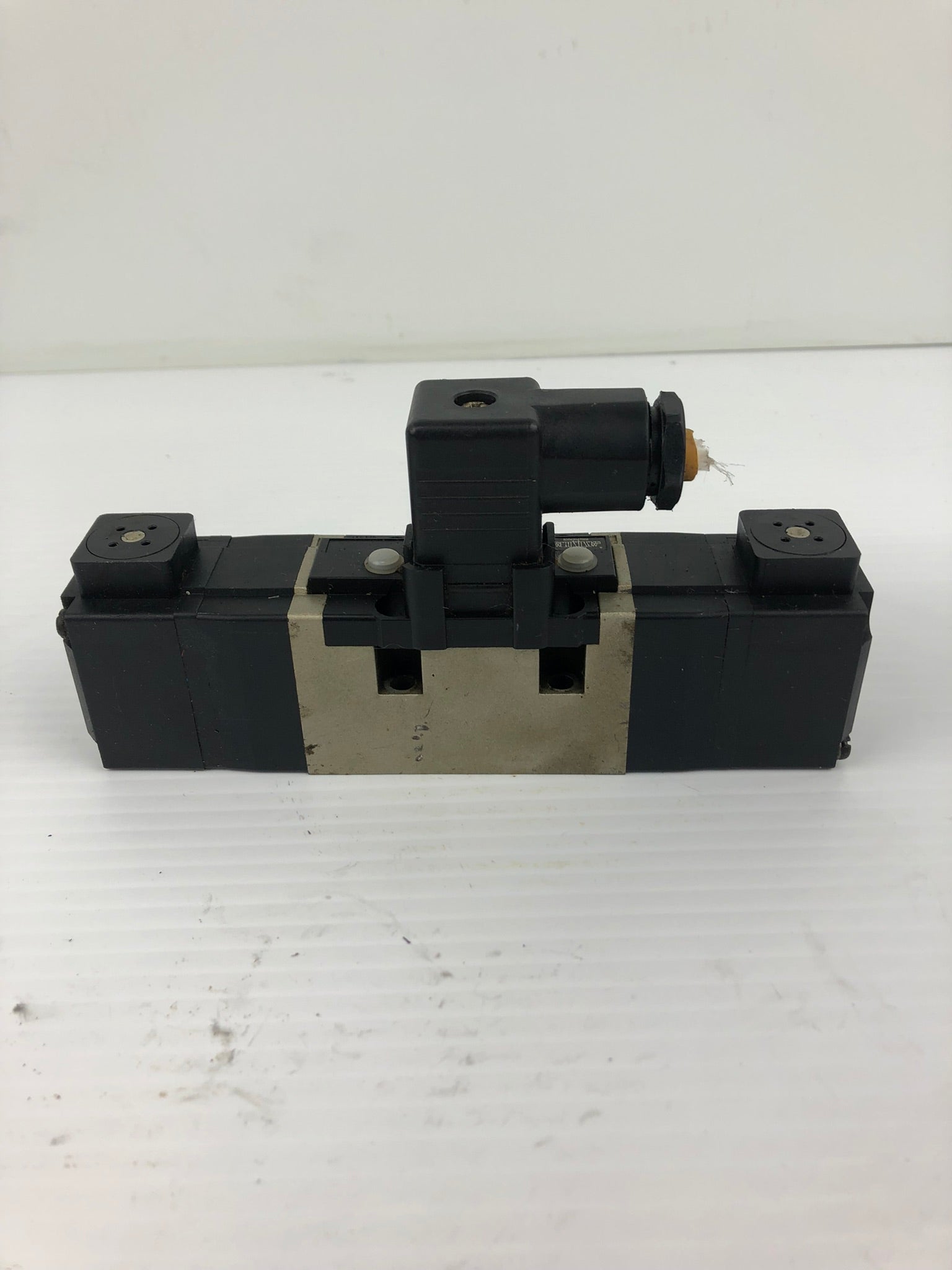 SMC VS7-6-FJG-D-9N Solenoid Valve - with UKL JALCO Connector