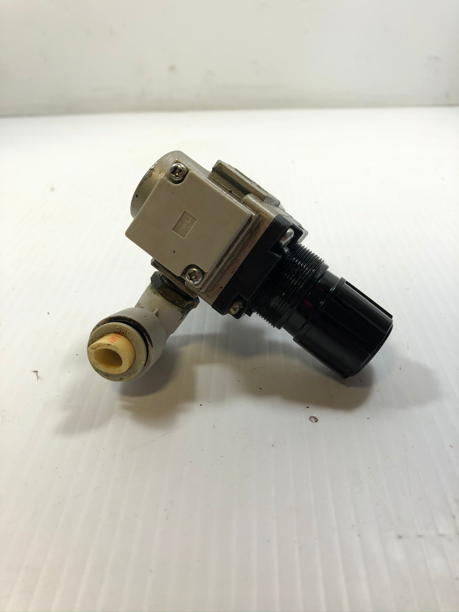 SMC Pneumatic Pressure Regulator AR20-02BP-R