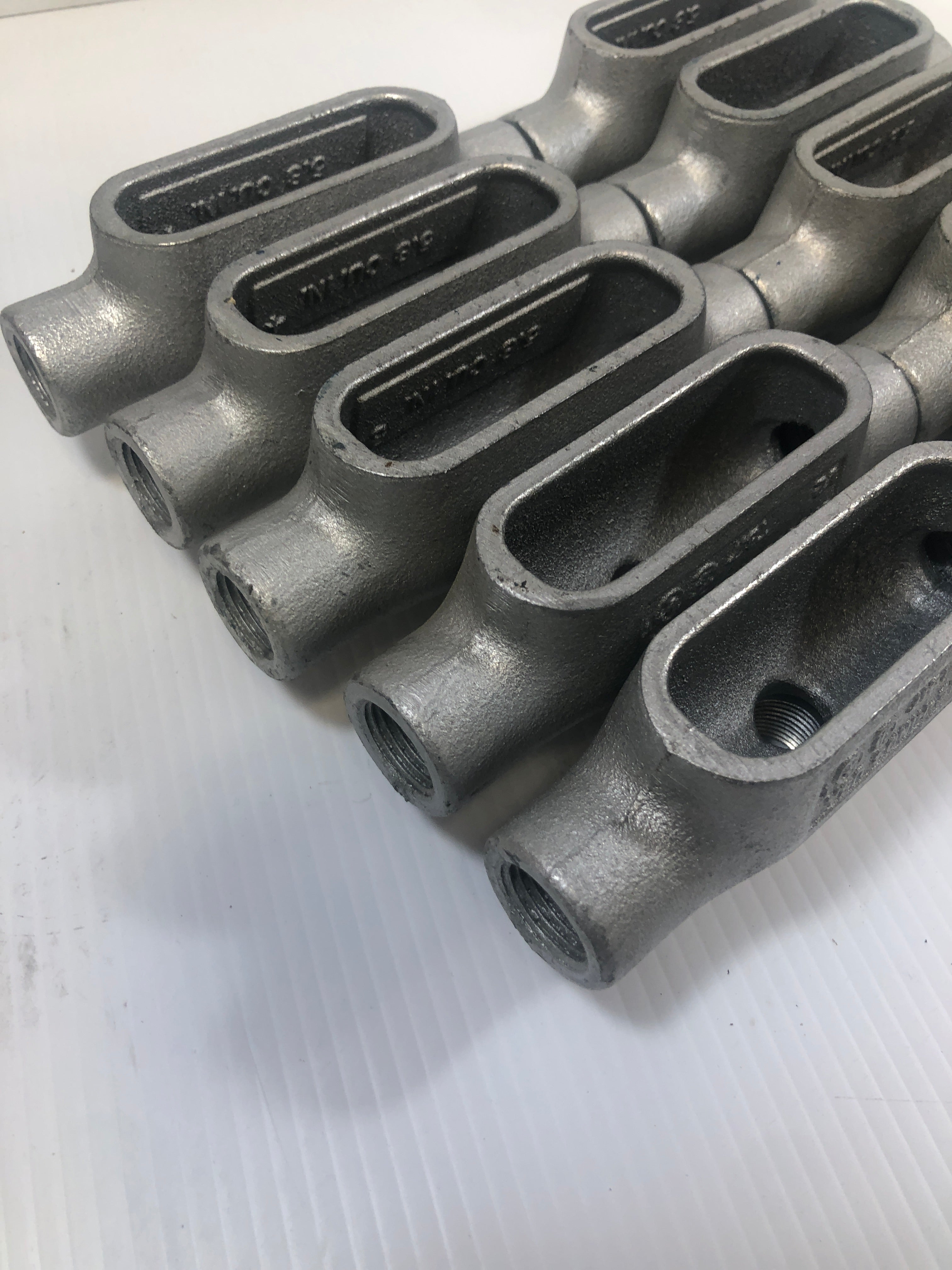 Crouse-Hinds 1/2" TB17 Conduit Body Lot of 11