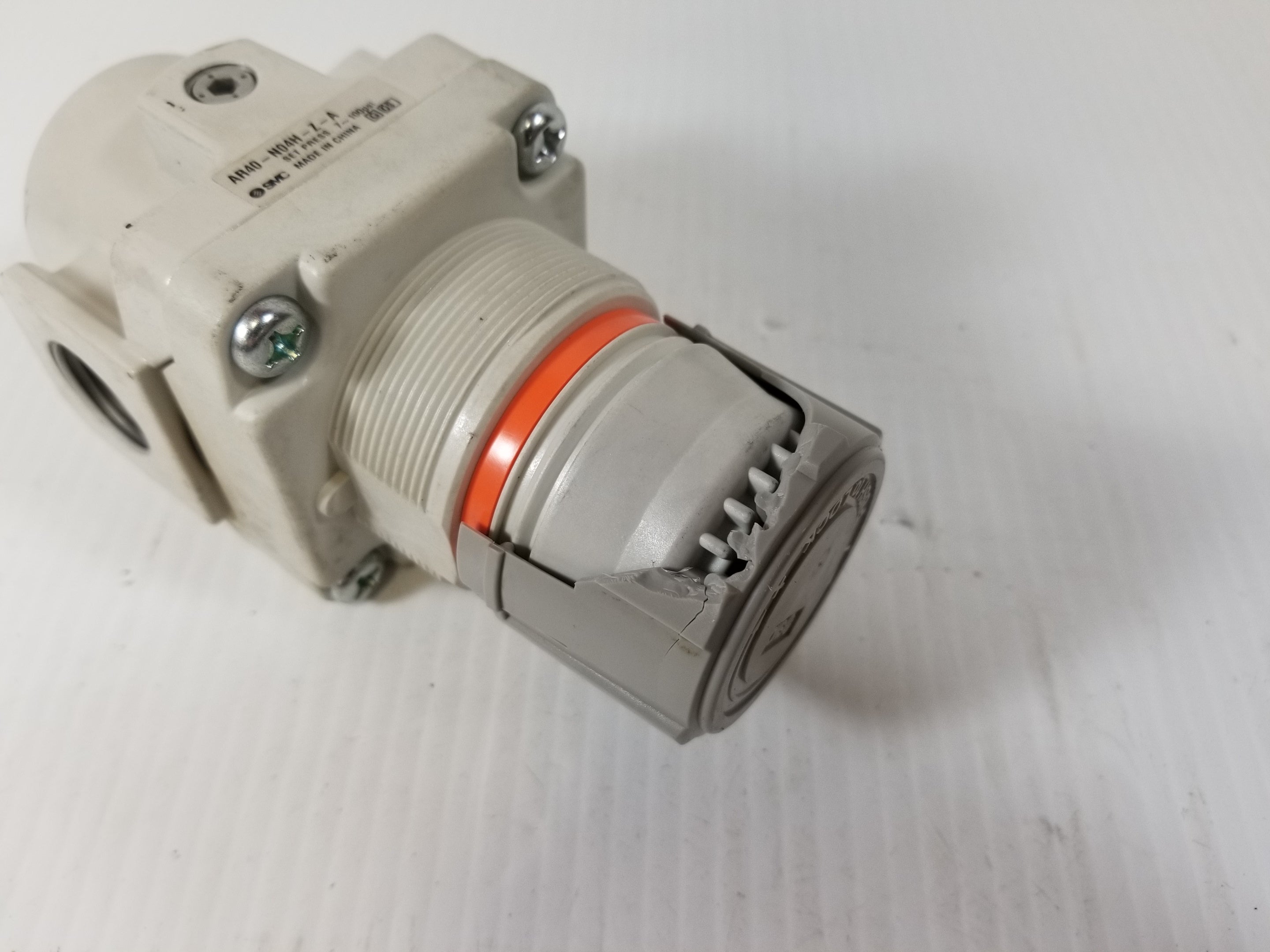 SMC AR40-N04H-Z-A Pneumatic Regulator