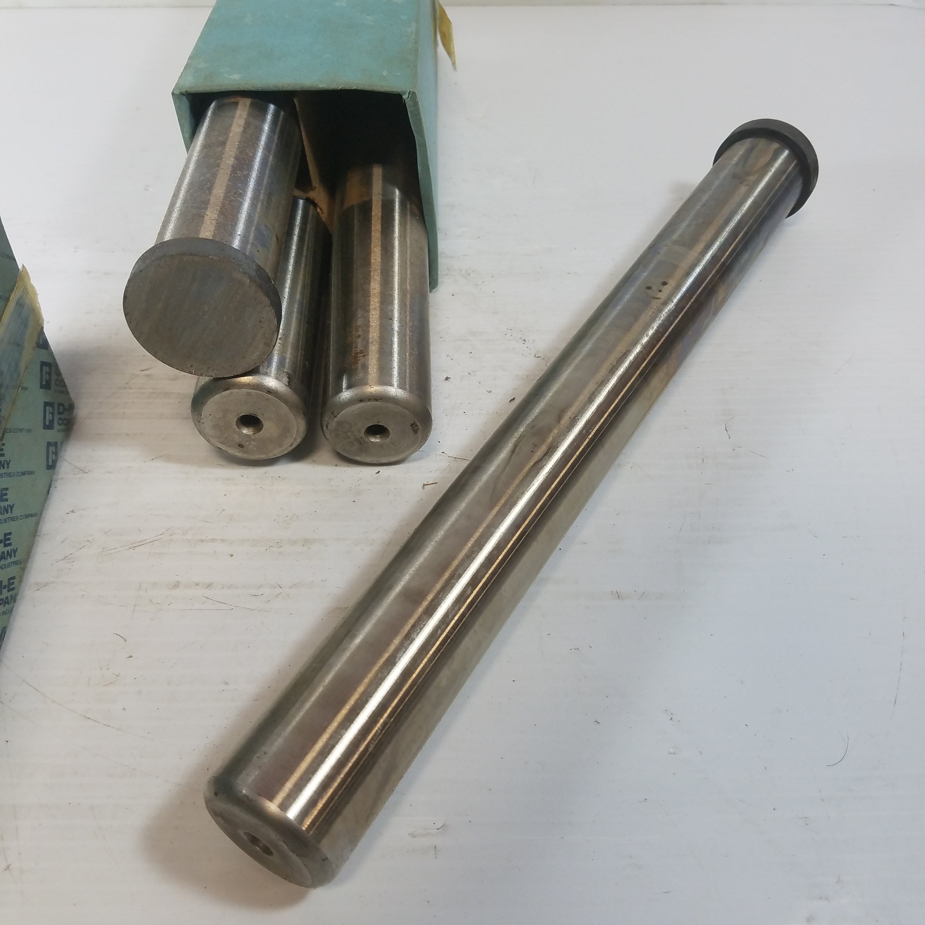DME 5318GL Leader Pin 11-3/4" Length (Box of 4)