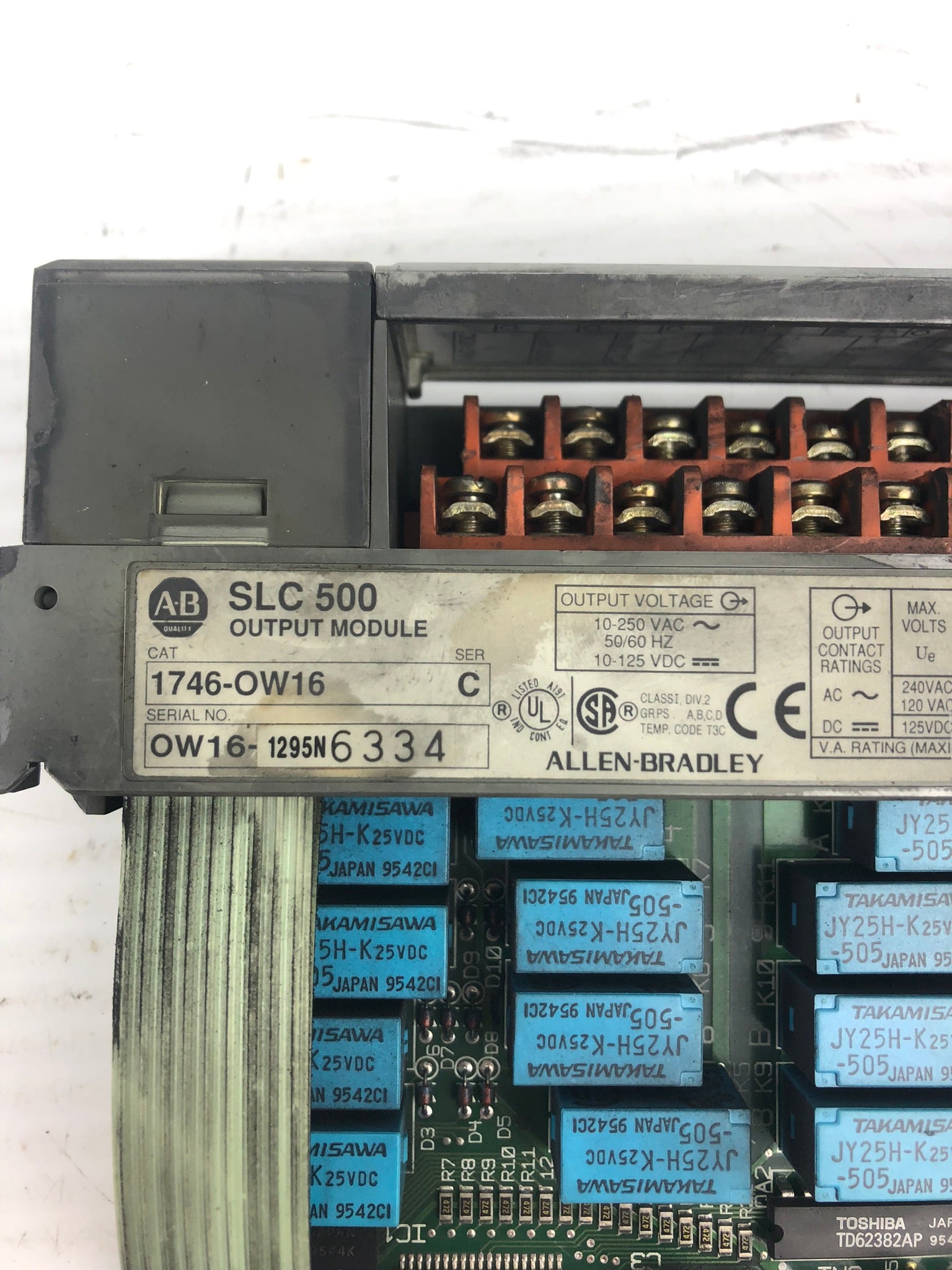 Allen-Bradley 1746-OW16 SLC500 Output Module Series C - With Door