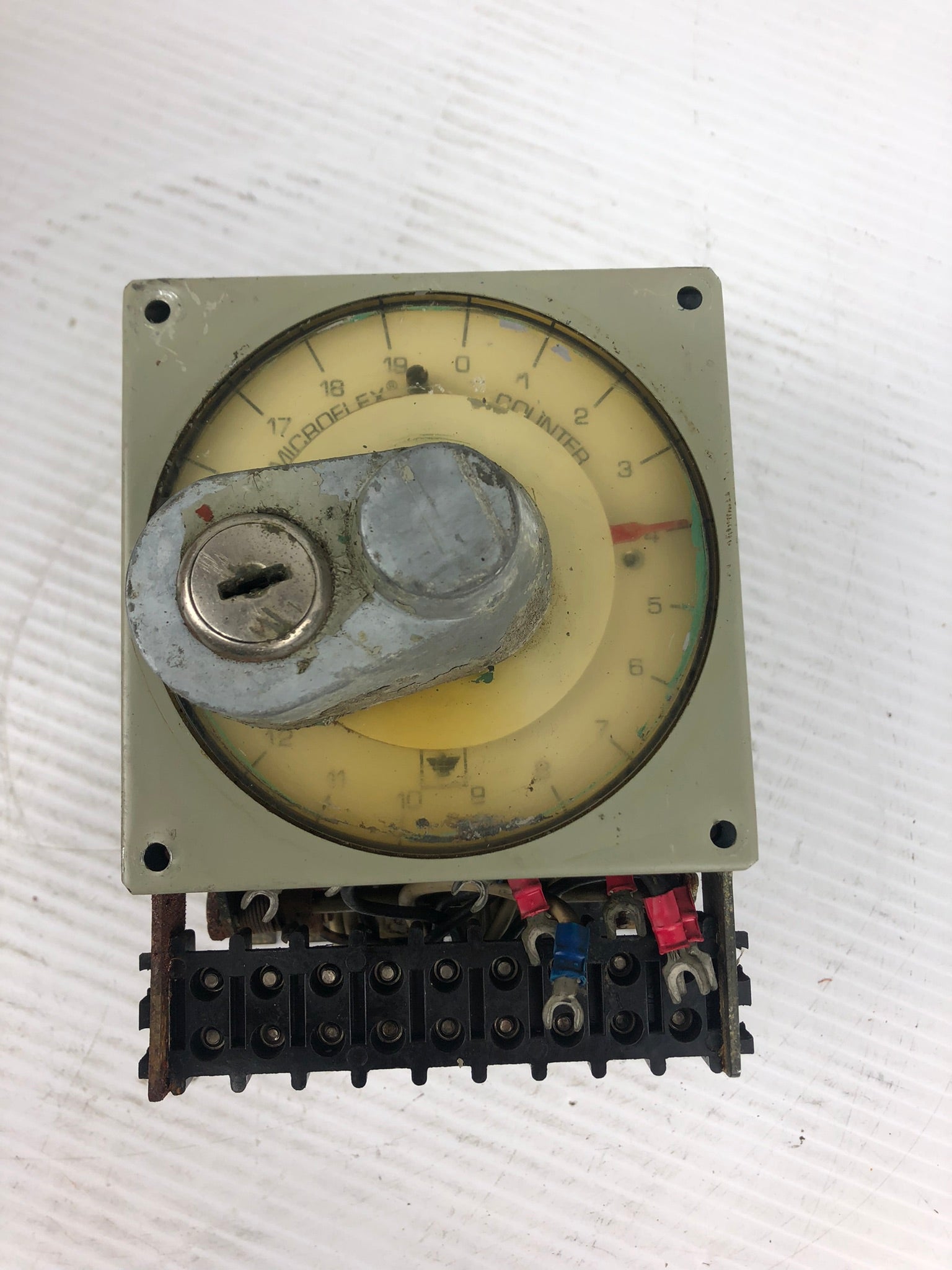 Eagle Signal H240A6 Counter Timer 50/60Hz 15A 120V