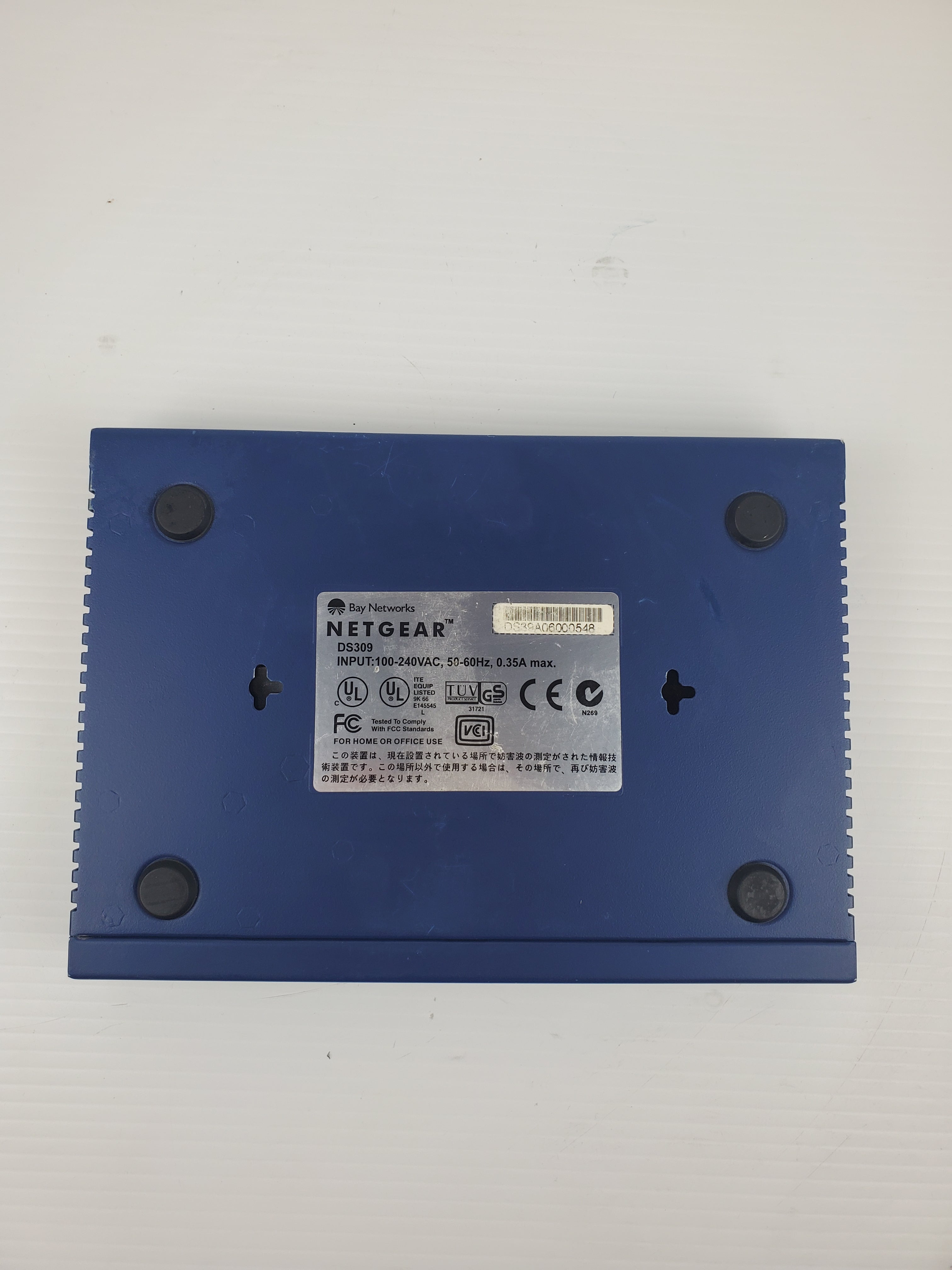 NETGEAR DS309 Ethernet Hub 8 Inputs - Input 100-240VAC - 50-60Hz - 0.35A Max