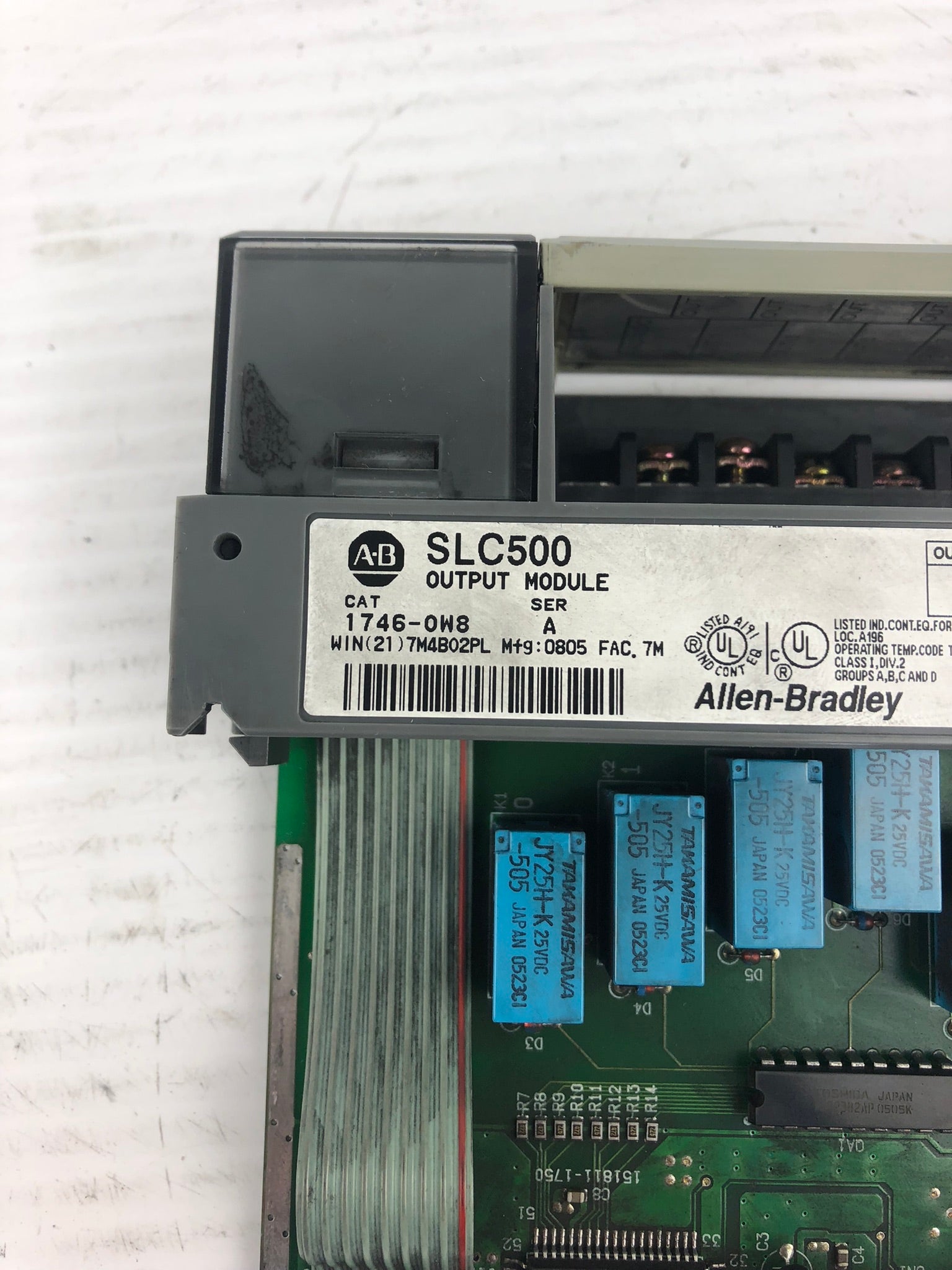 Allen-Bradley 1746-0W8 Output Module Series A SLC 500 - With Door