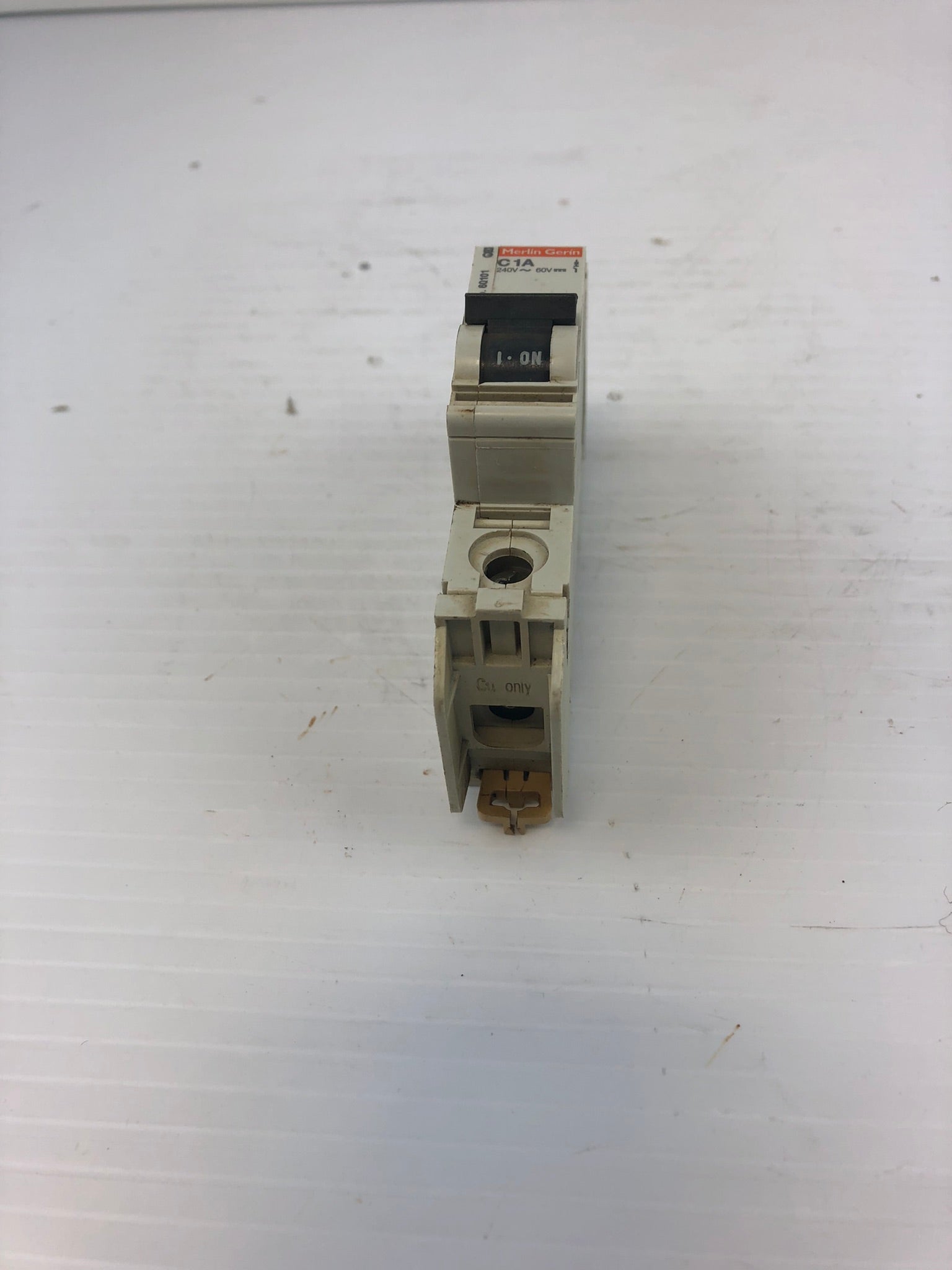Merlin Gerin C1A Circuit Breaker 1P 240V~60V Multi 9 C60 60101 w/Locking Clasp