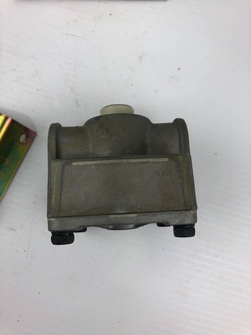 Bendix 065125 R12 Relay Air Valve A/M