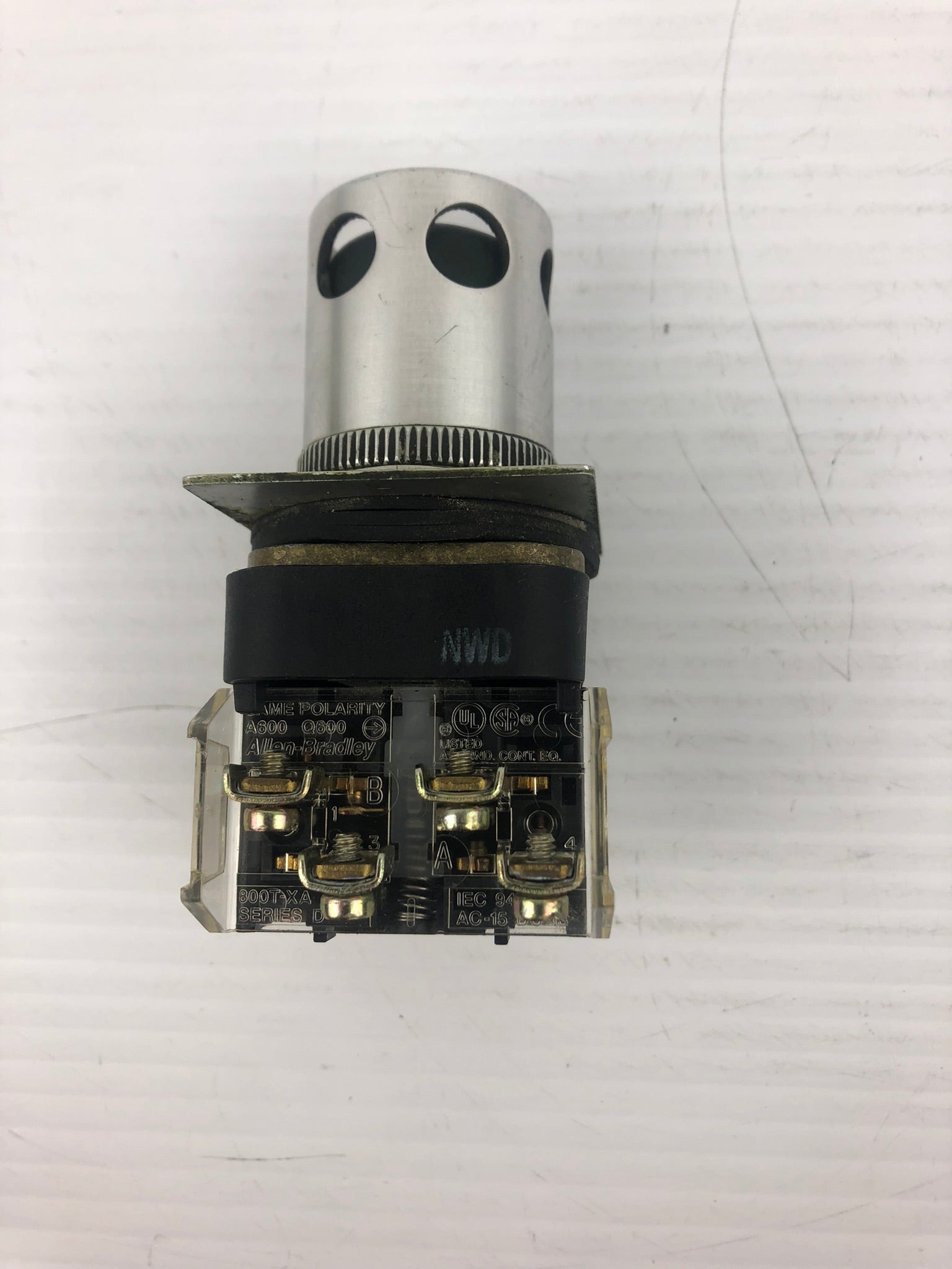 Allen-Bradley 800T-QA24 Push Button Power On 24V Series T Green