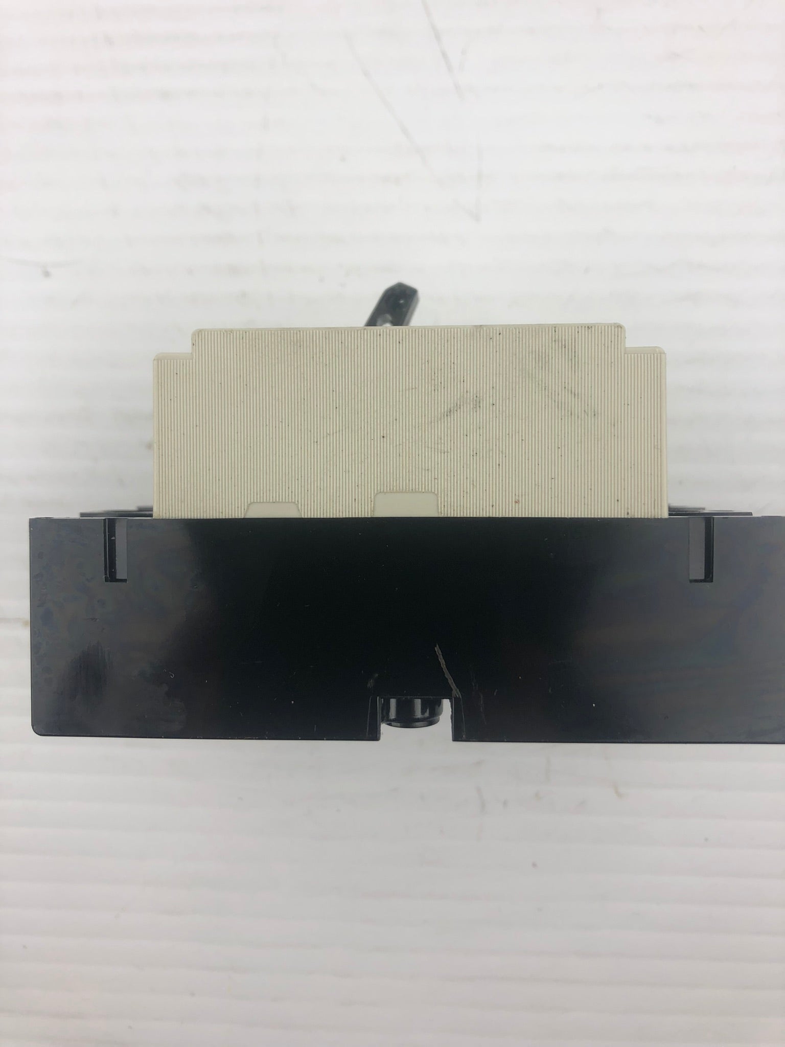 Mitsubishi MB-30-CS Motor Breaker 3 Pole 50/60 Hz 500V