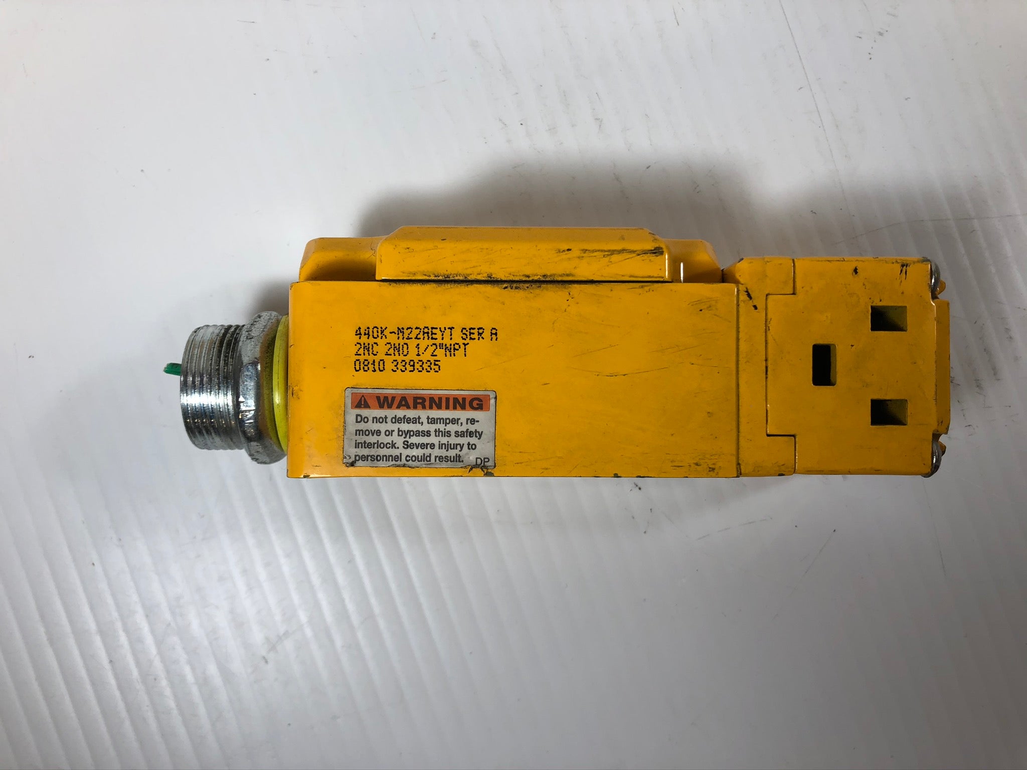 Allen-Bradley MT-GD2 Guardmaster Safety Interlock Switch 440K-M22AEYT Ser. A