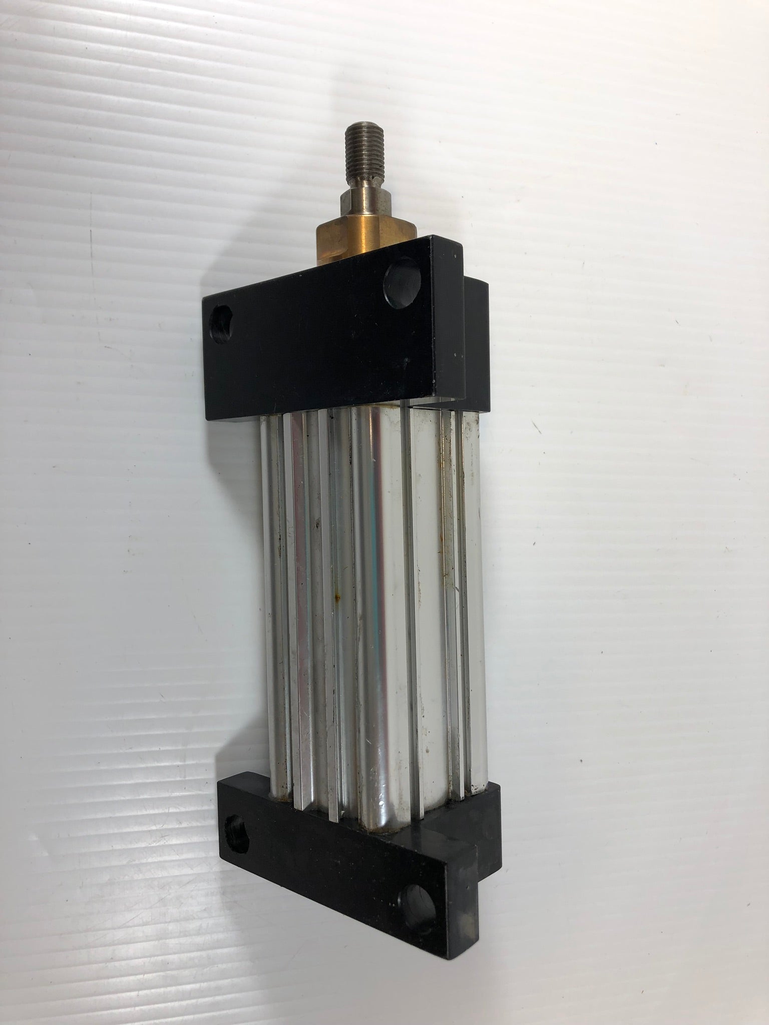 Fleetwood Goldco Wyard 300950 Pneumatic Cylinder 250 PSI