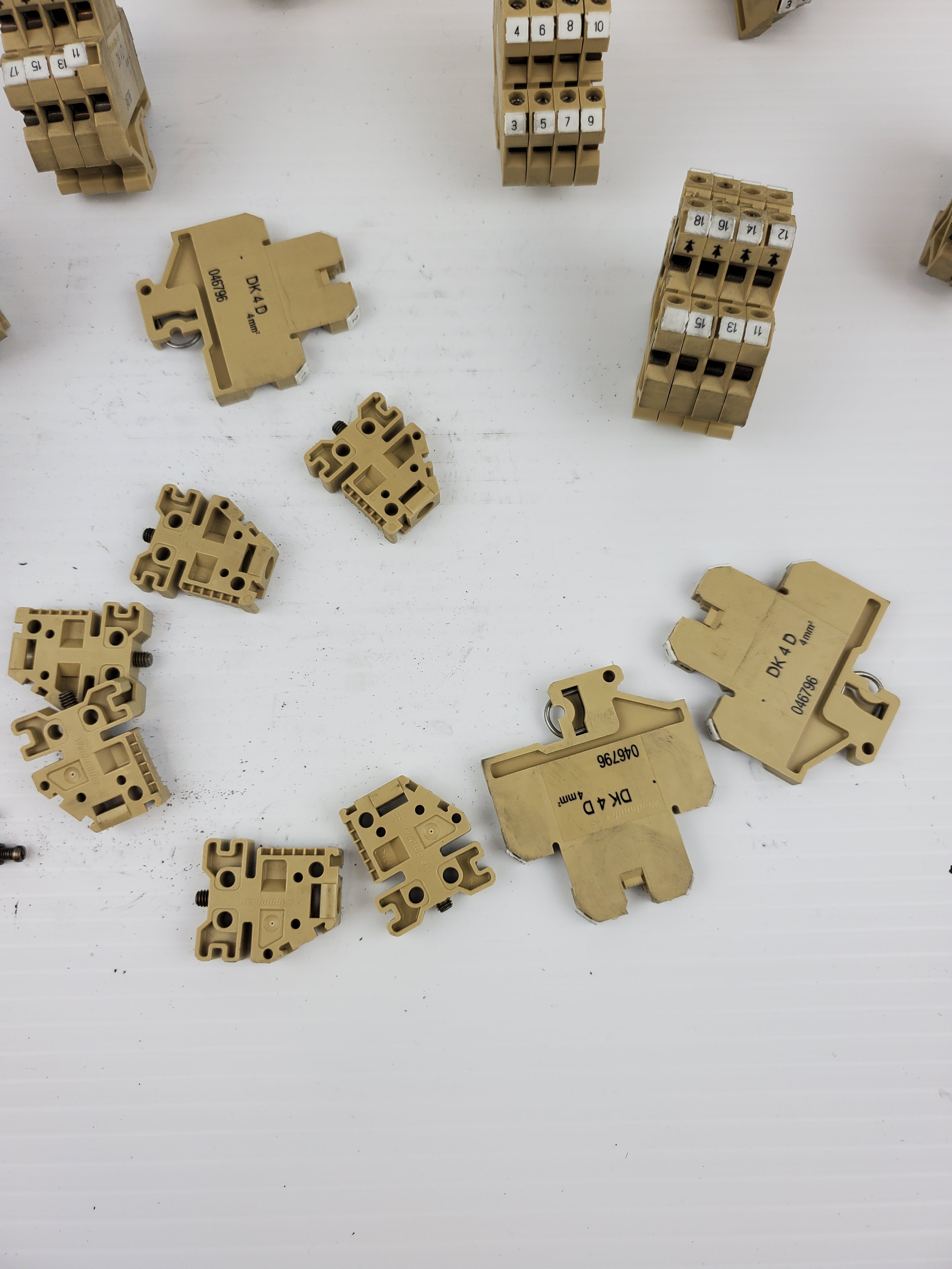 Weidmuller 046796 Terminal Blocks DK 4D 4mm (Lot of 36)