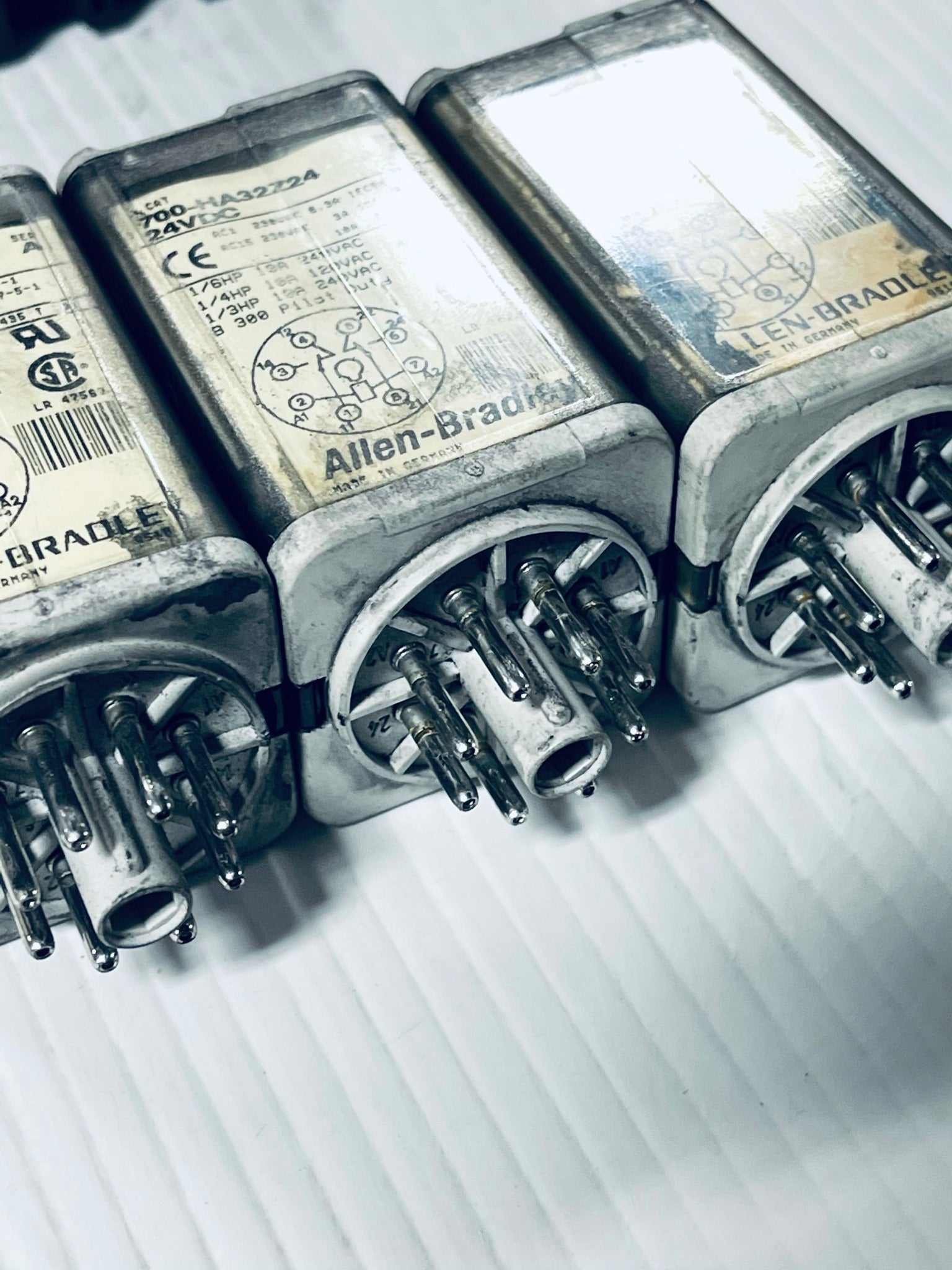 Allen-Bradley 700-HA32724 Series A General Purpose Relay - Lot of 3