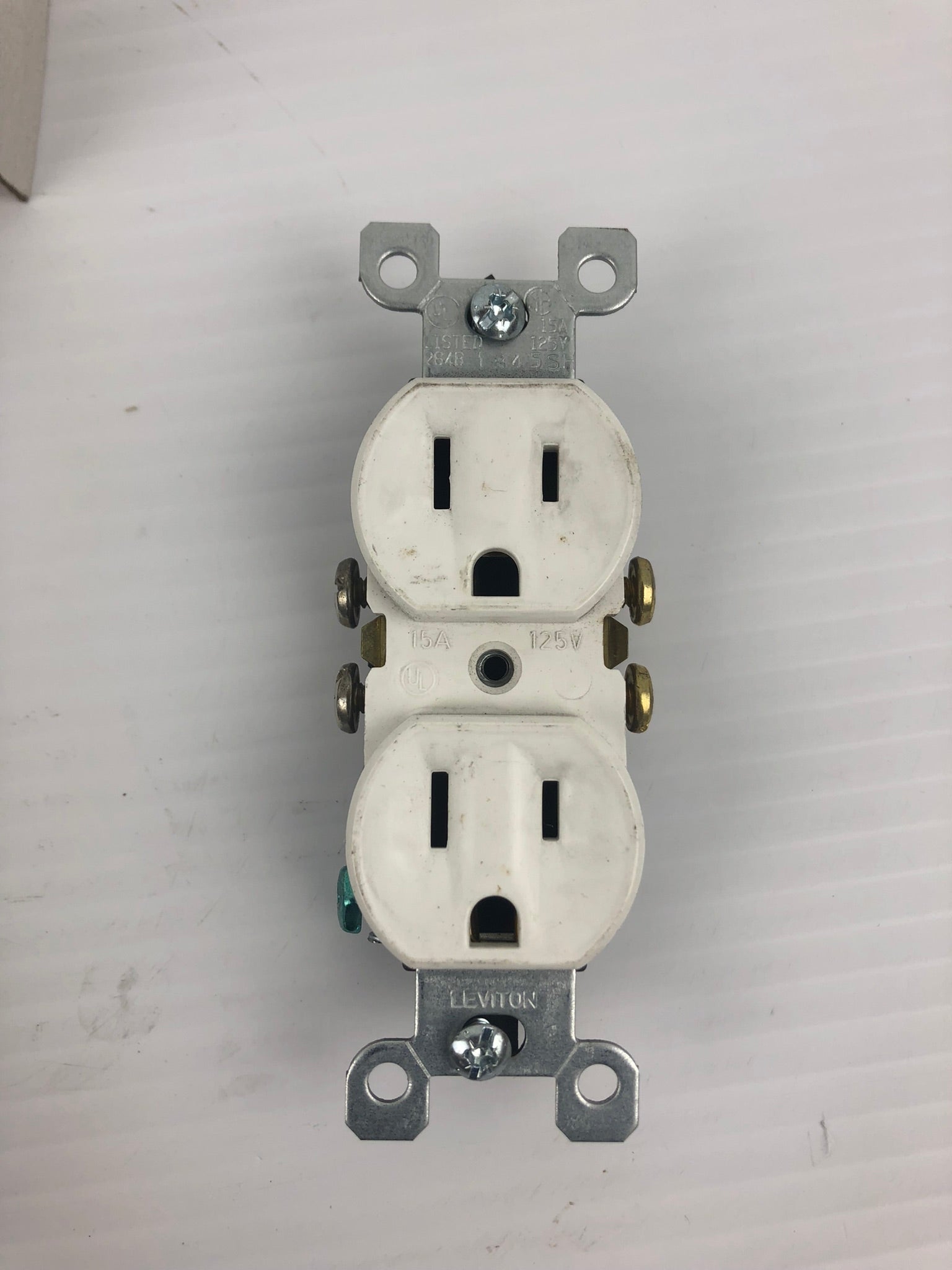 Leviton 5320-WMP White Outlet 15A-125V - Lot of 5