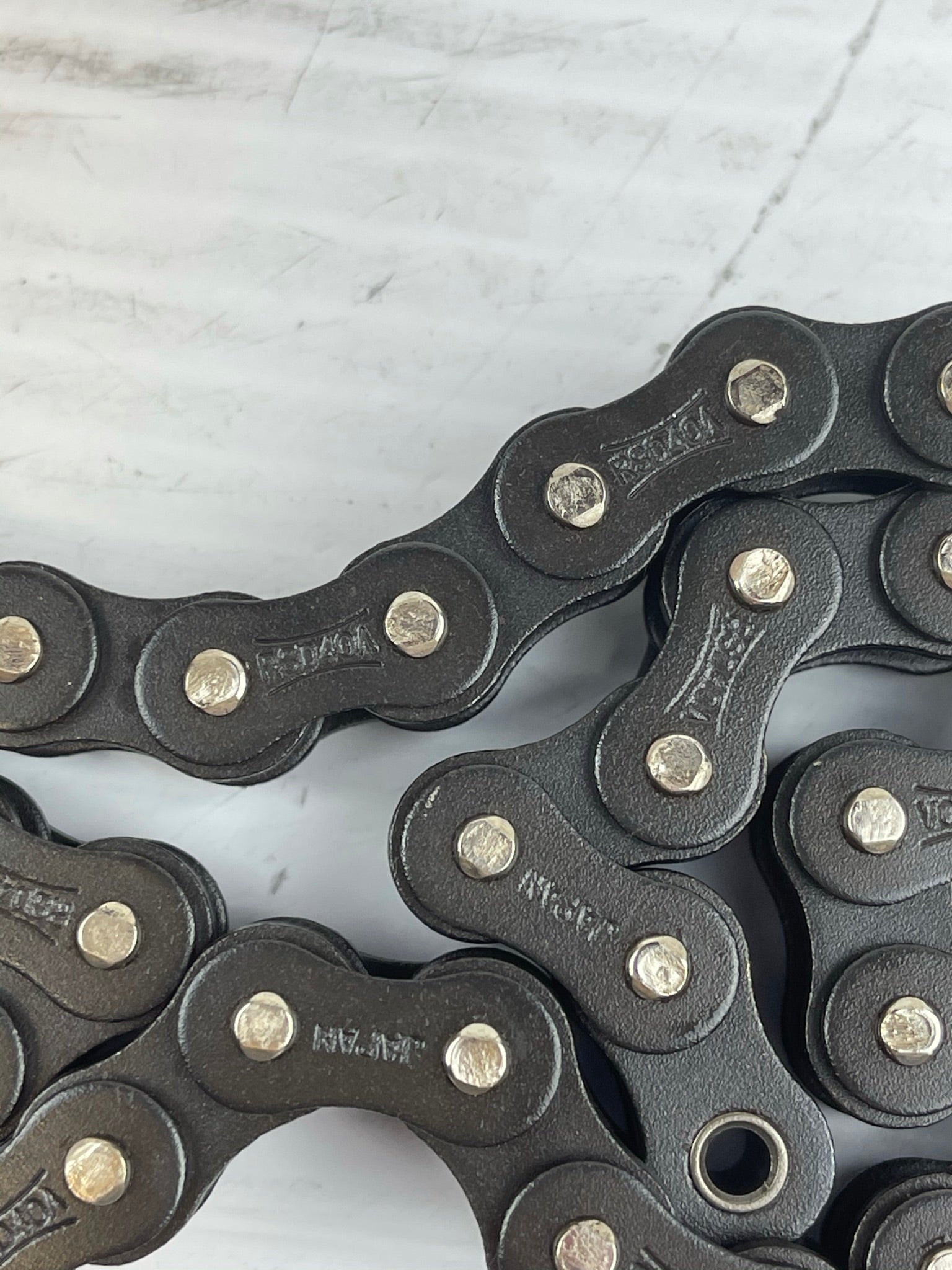 Subaki Chain RS0-40A 37"
