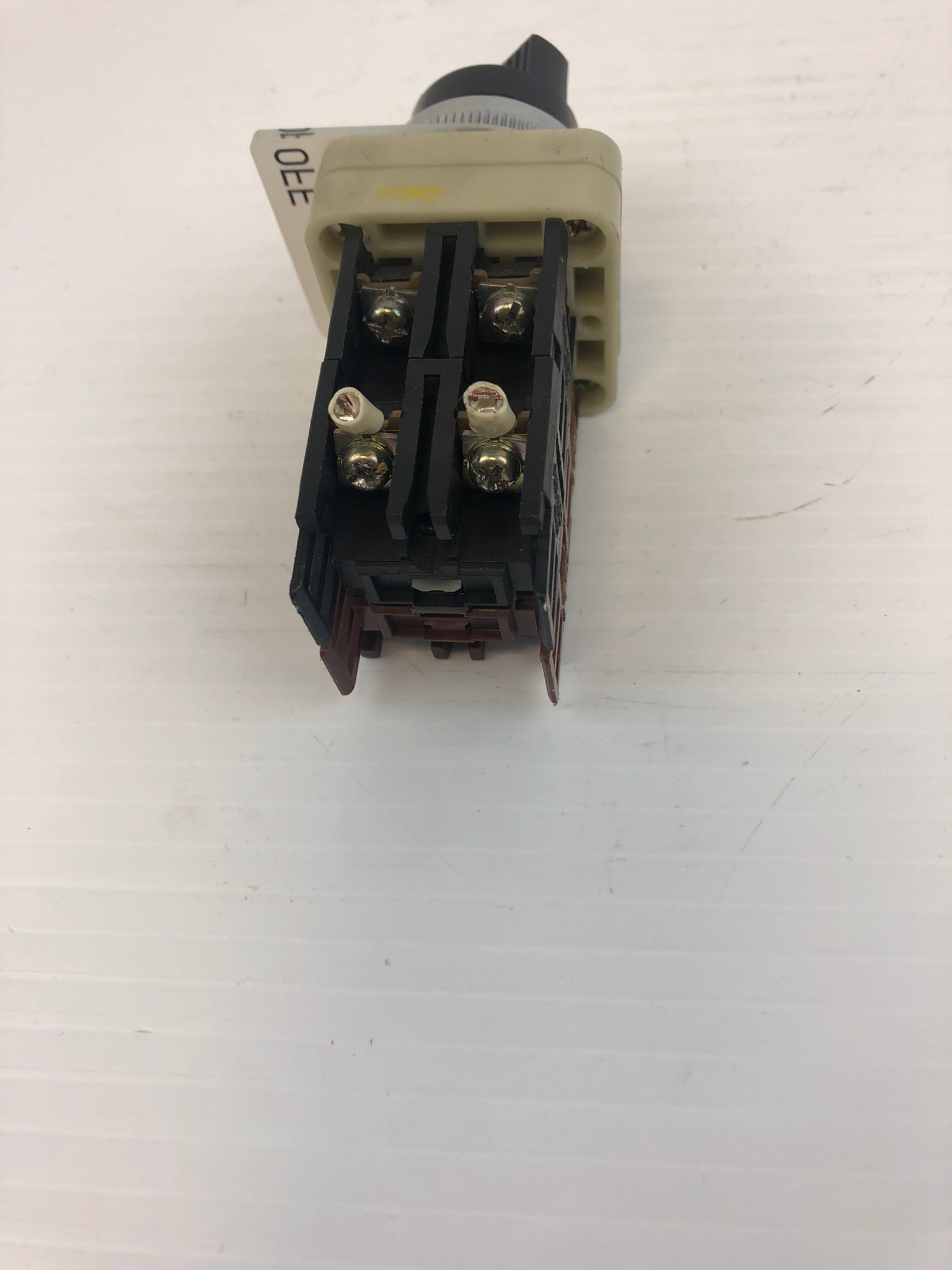 Fuji Electric Off/On Command Switch AH30-P2 Black 600VAC