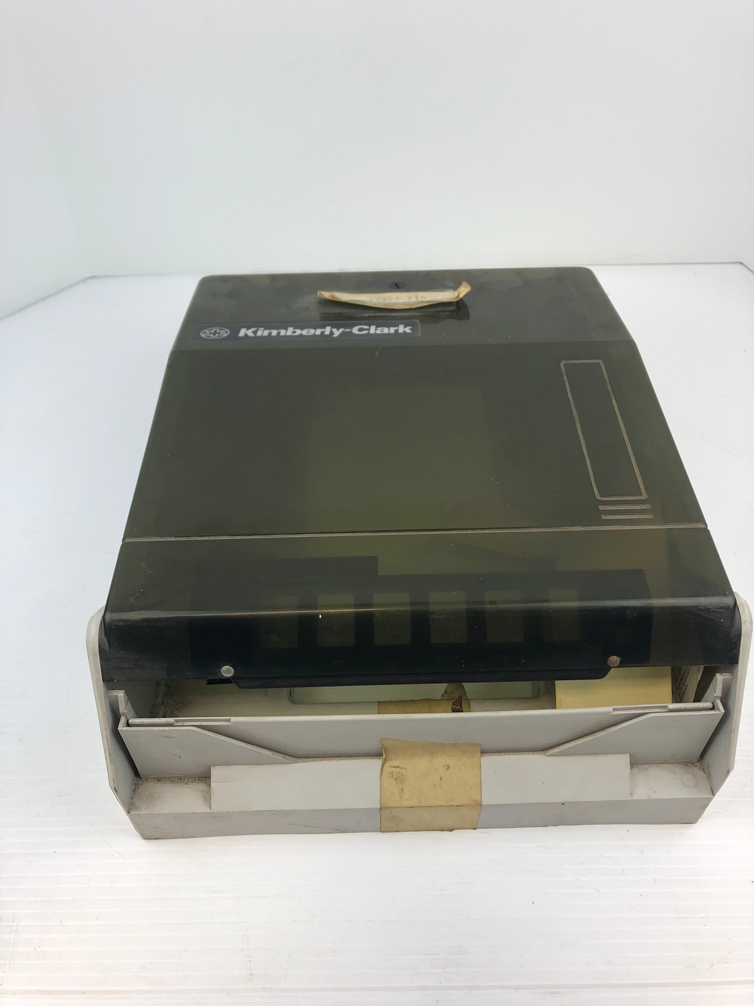 Kimberly Clark 74305 Wall Mounted Dispenser Smoke Plastic 14" x 11-1/4" x 5"