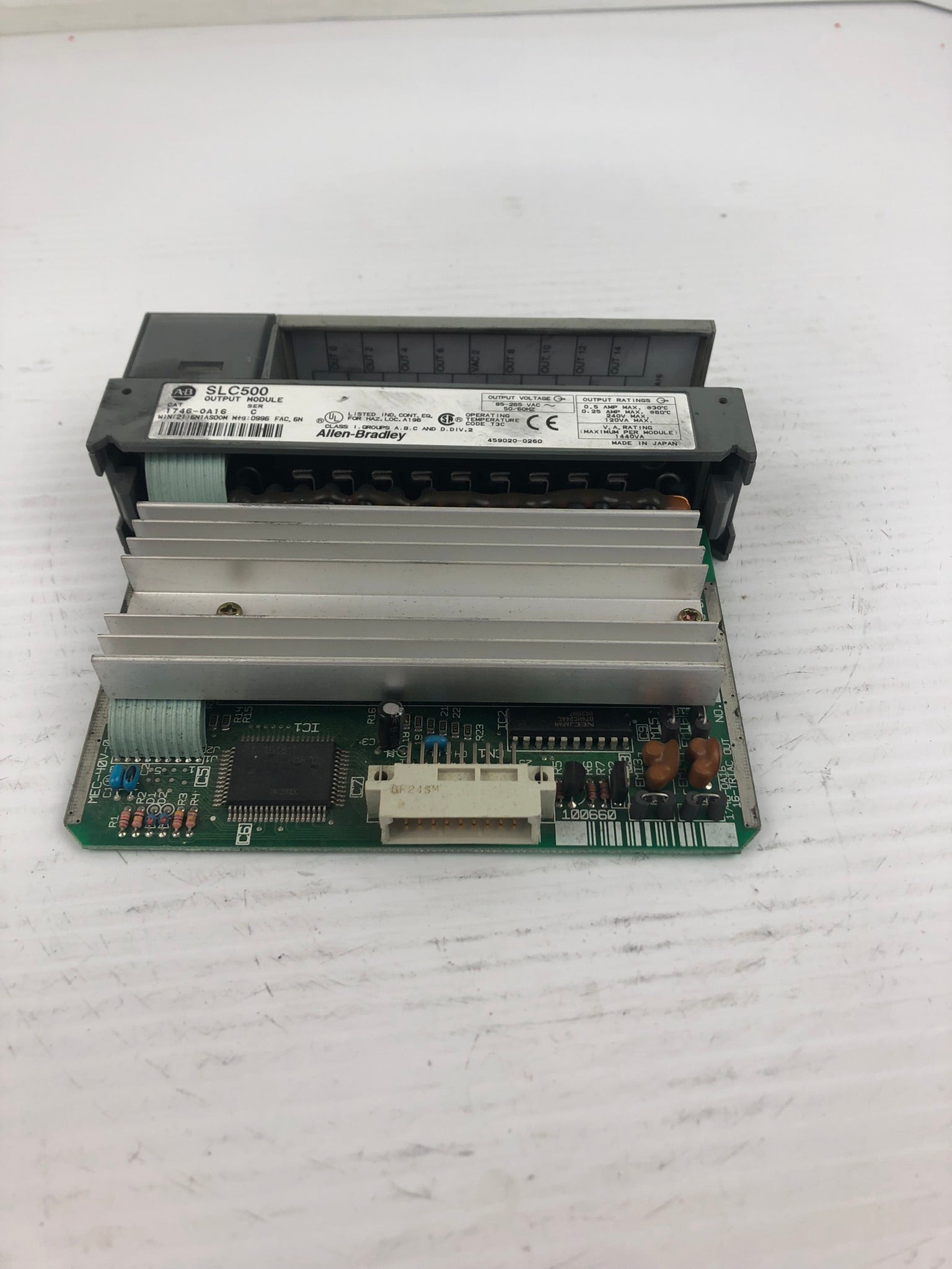 Allen-Bradley 1746-0A16 Output Module Series C SLC 500 - With Door