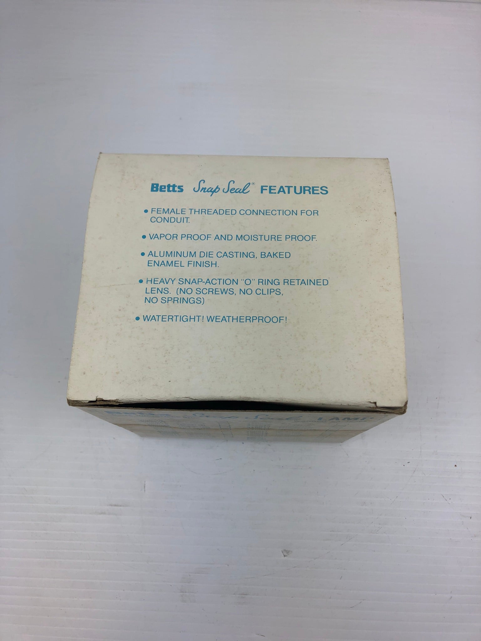 Betts Machine B-70 Snap Seal Lamp Clear Gray with Hardware SAE R-74 No, 71BU