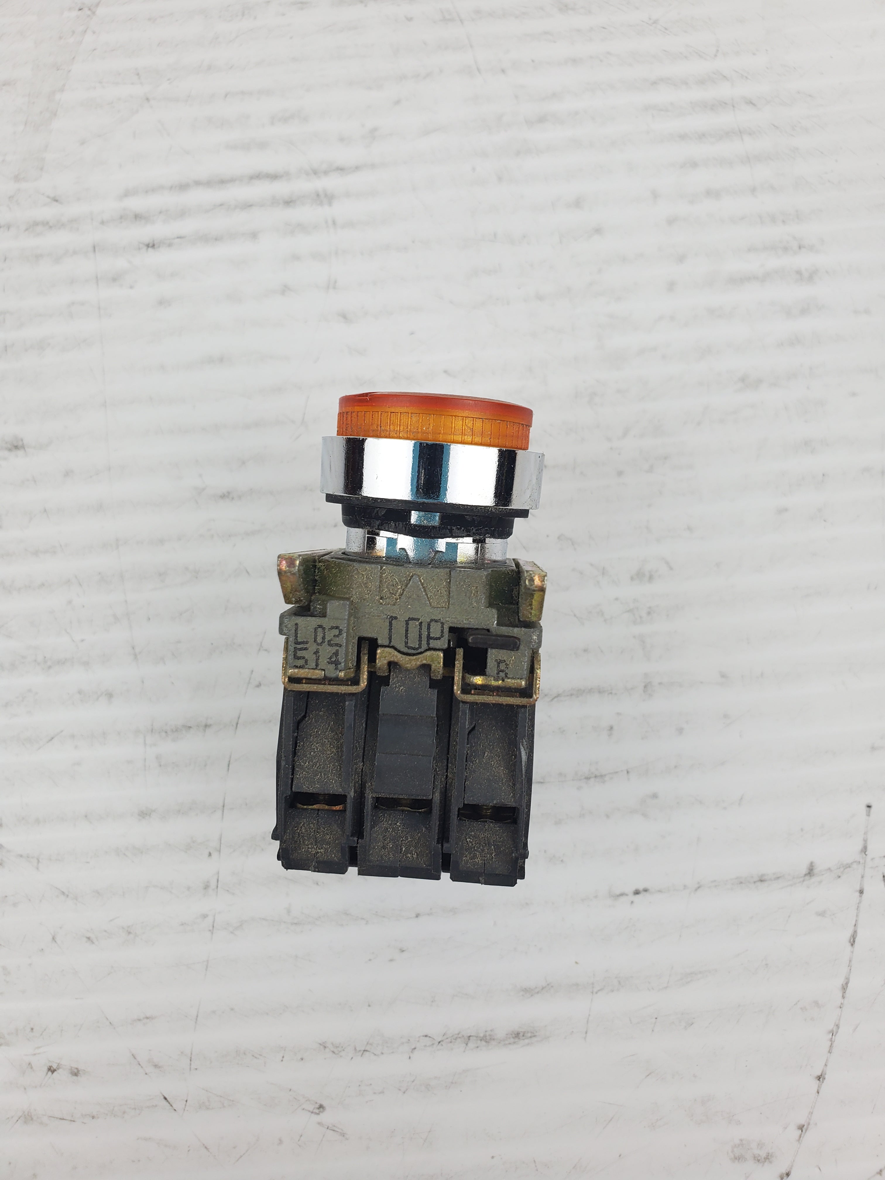 Telemecanique ZBE-101 Orange Push Button with Manual Mounting