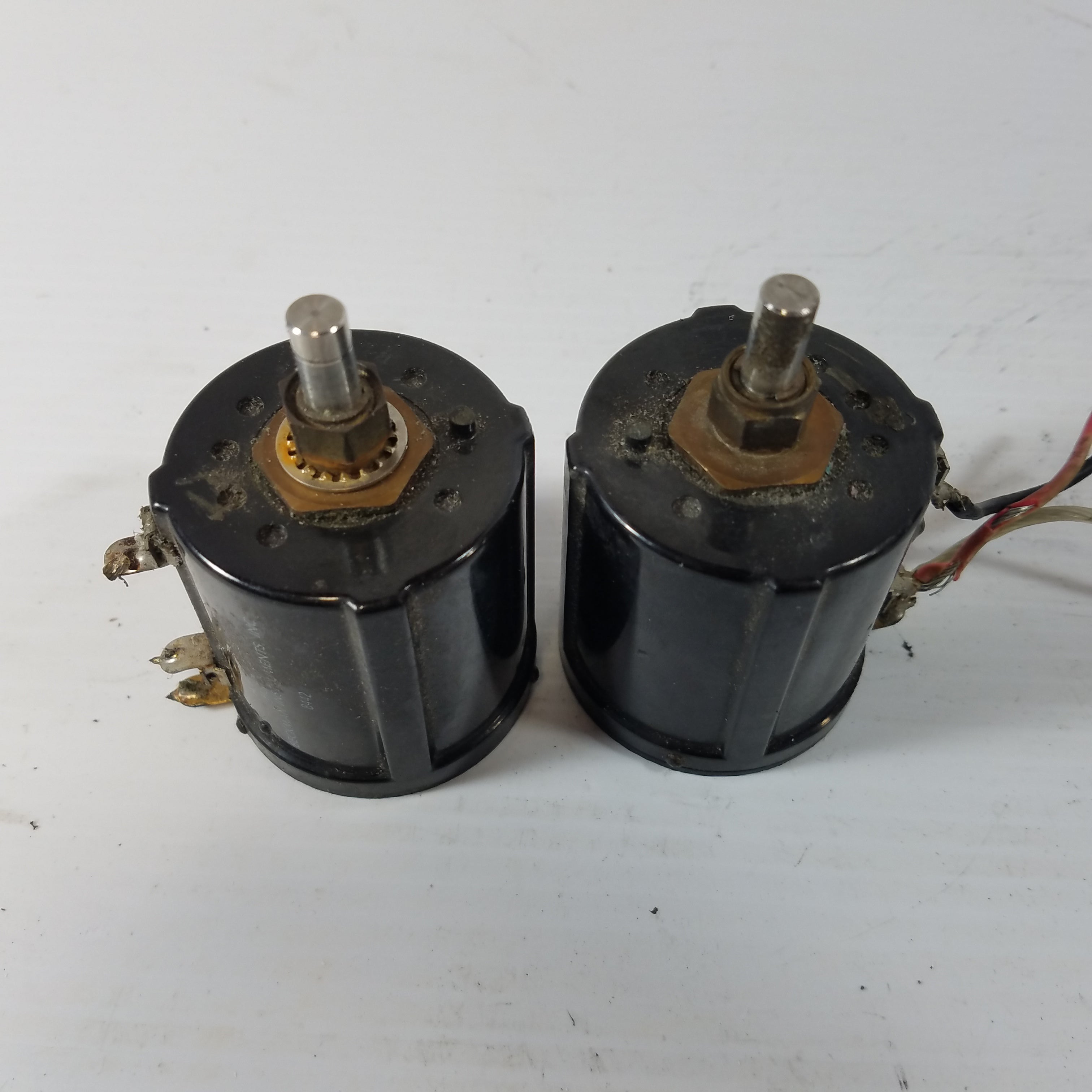 Beckman Instruments Helipot A-R10K-L.25 Motor - Lot of 2
