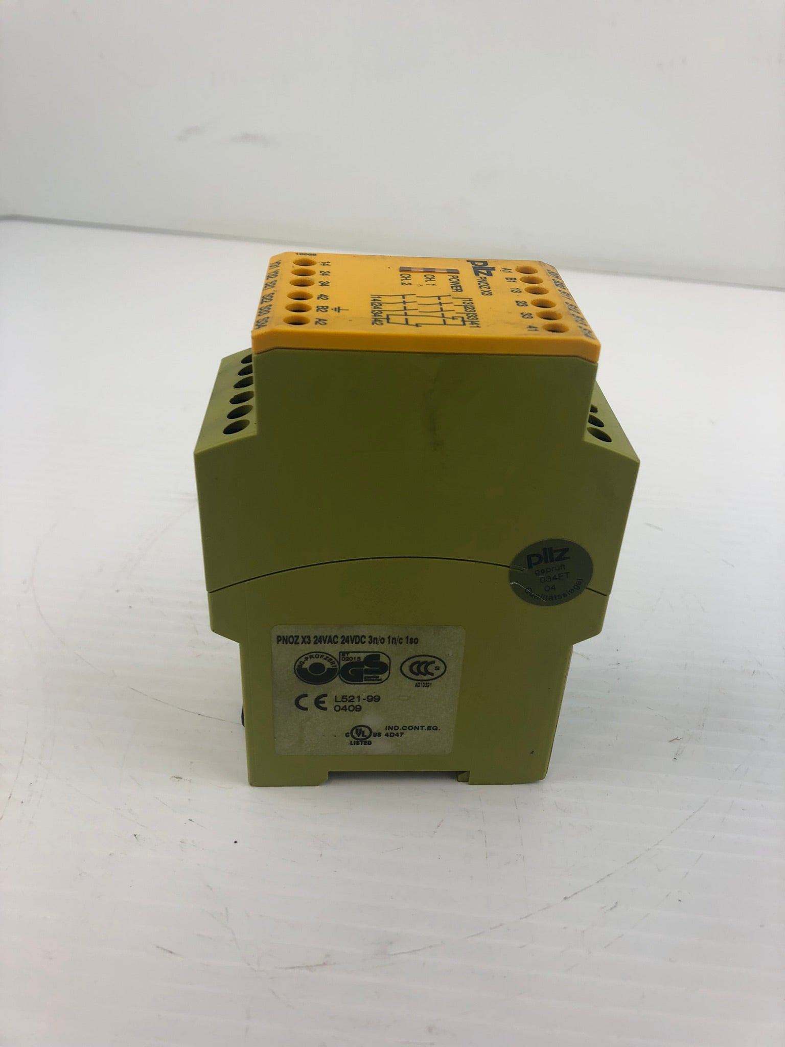 Pilz PN0Z X3 Safety Relay 24VAC 24VDC 3n/o 1n/c 1so