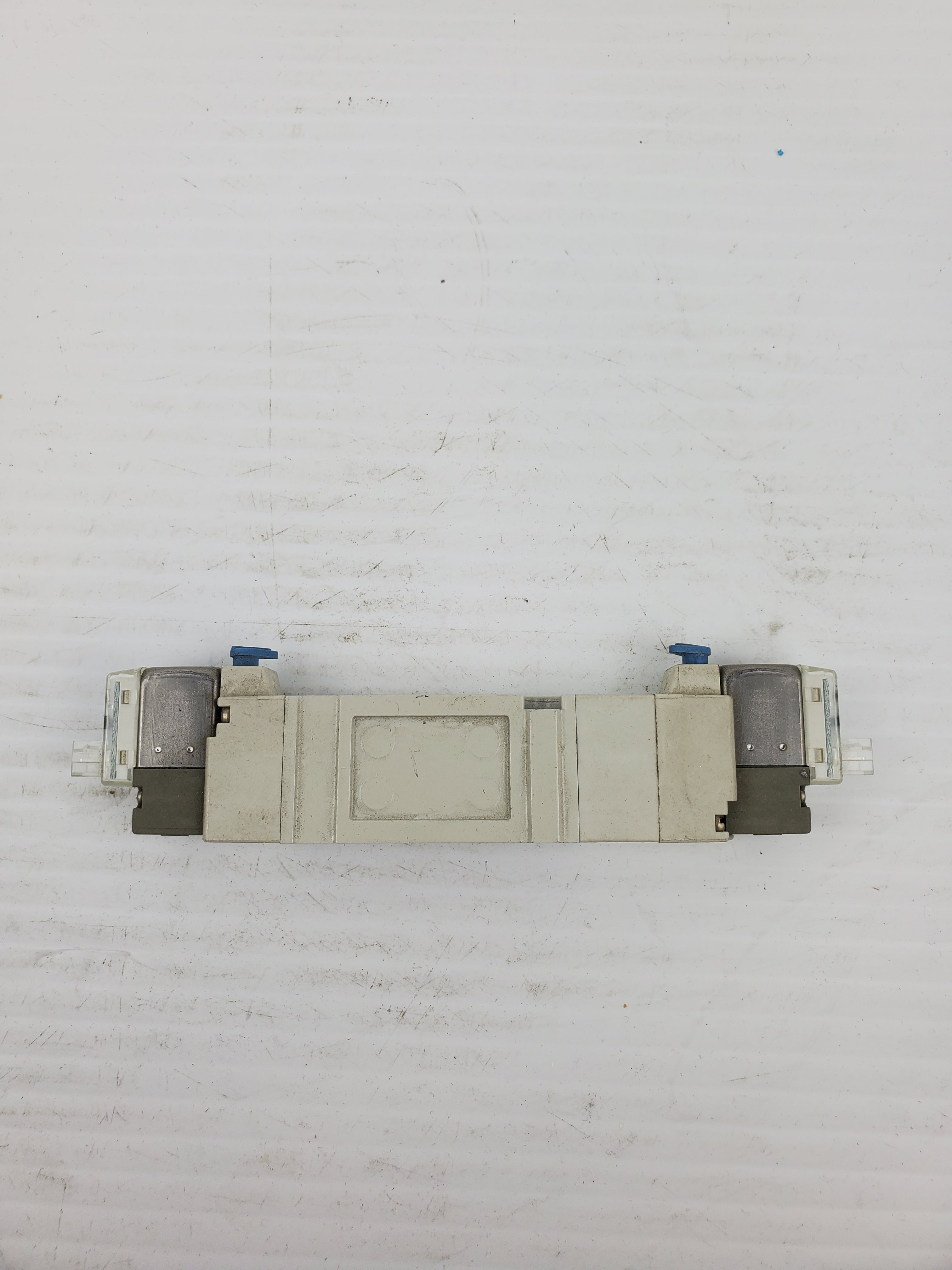 SMC SY5540-5LZE Solenoid Valve 0.2-0.7MPa SY55405LZE